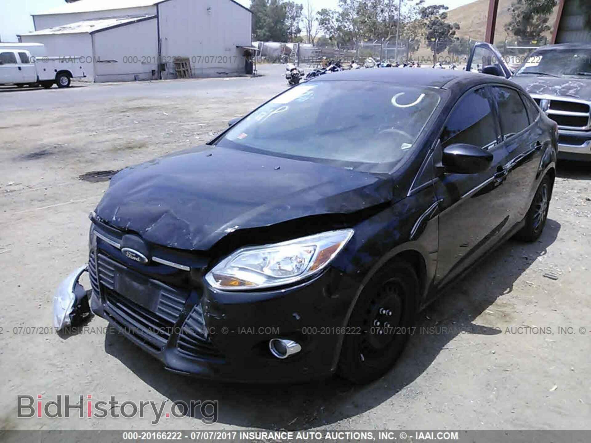 2012 Ford Focus - VIN: 1FAHP3F22CL163394 - Photo 2