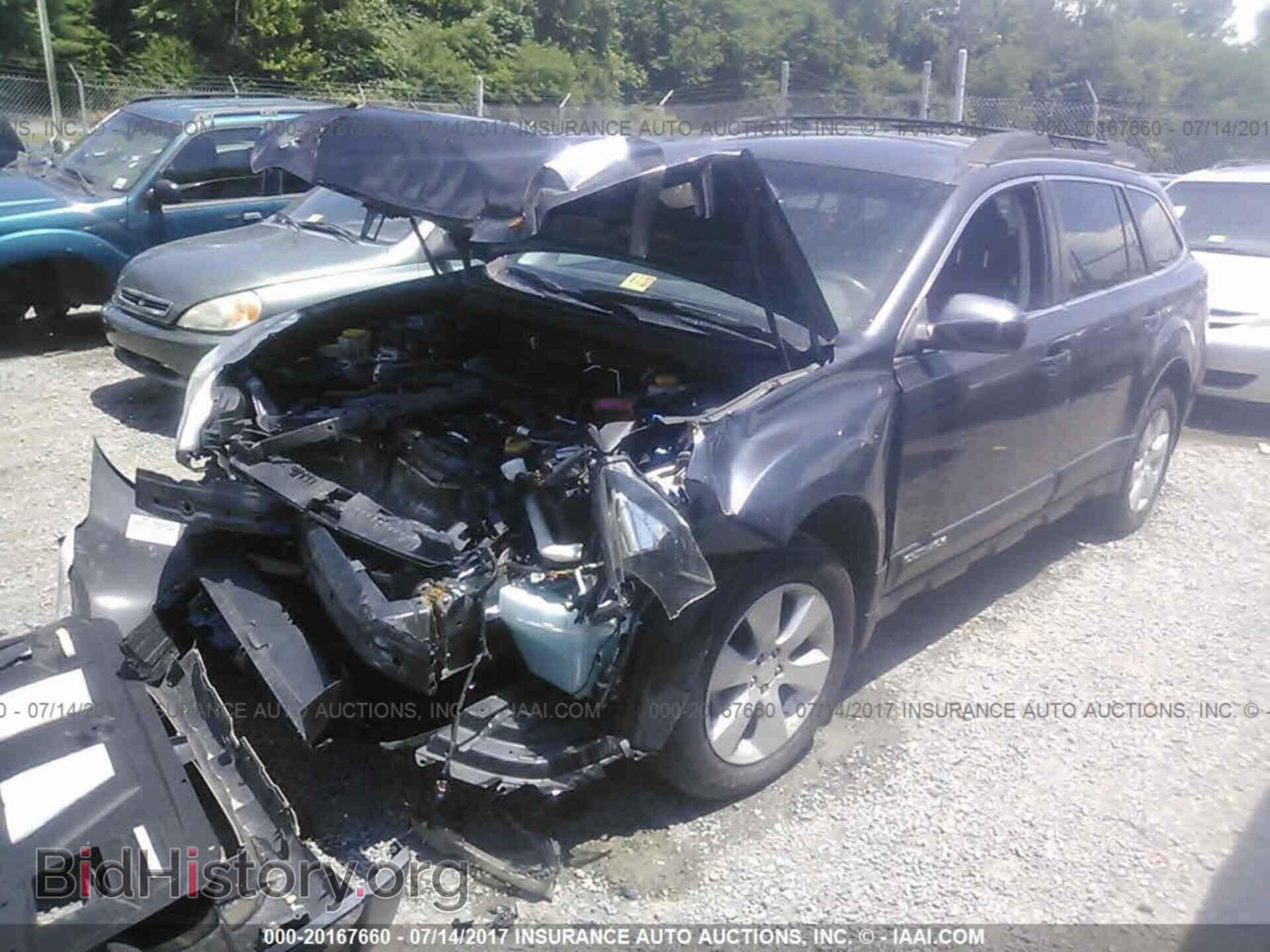 2011 Subaru Outback - VIN: 4S4BRCLC4B3388093 - Фото 2