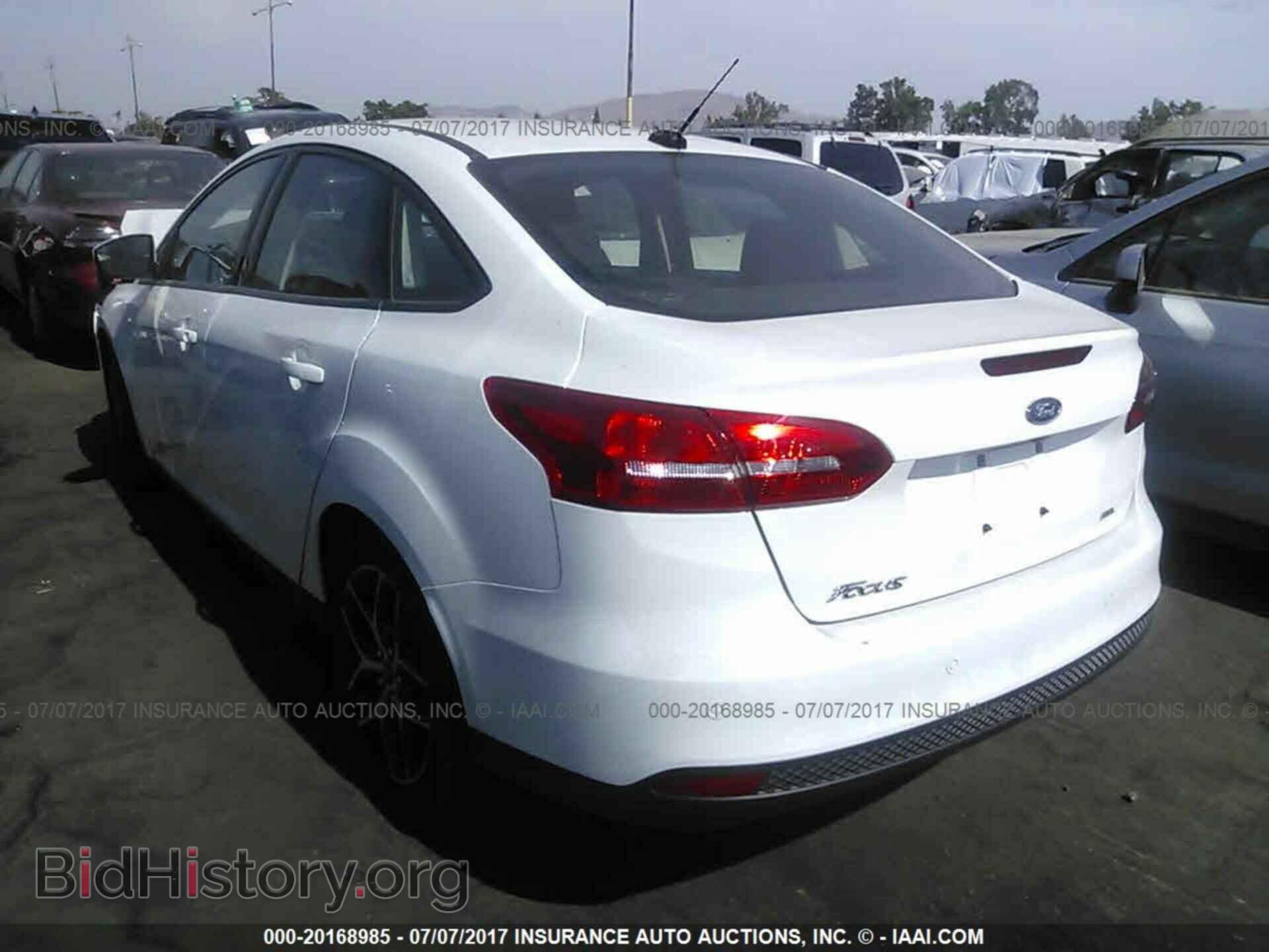 2017 Ford Focus - VIN: 1FADP3H29HL211167 - Photo 3
