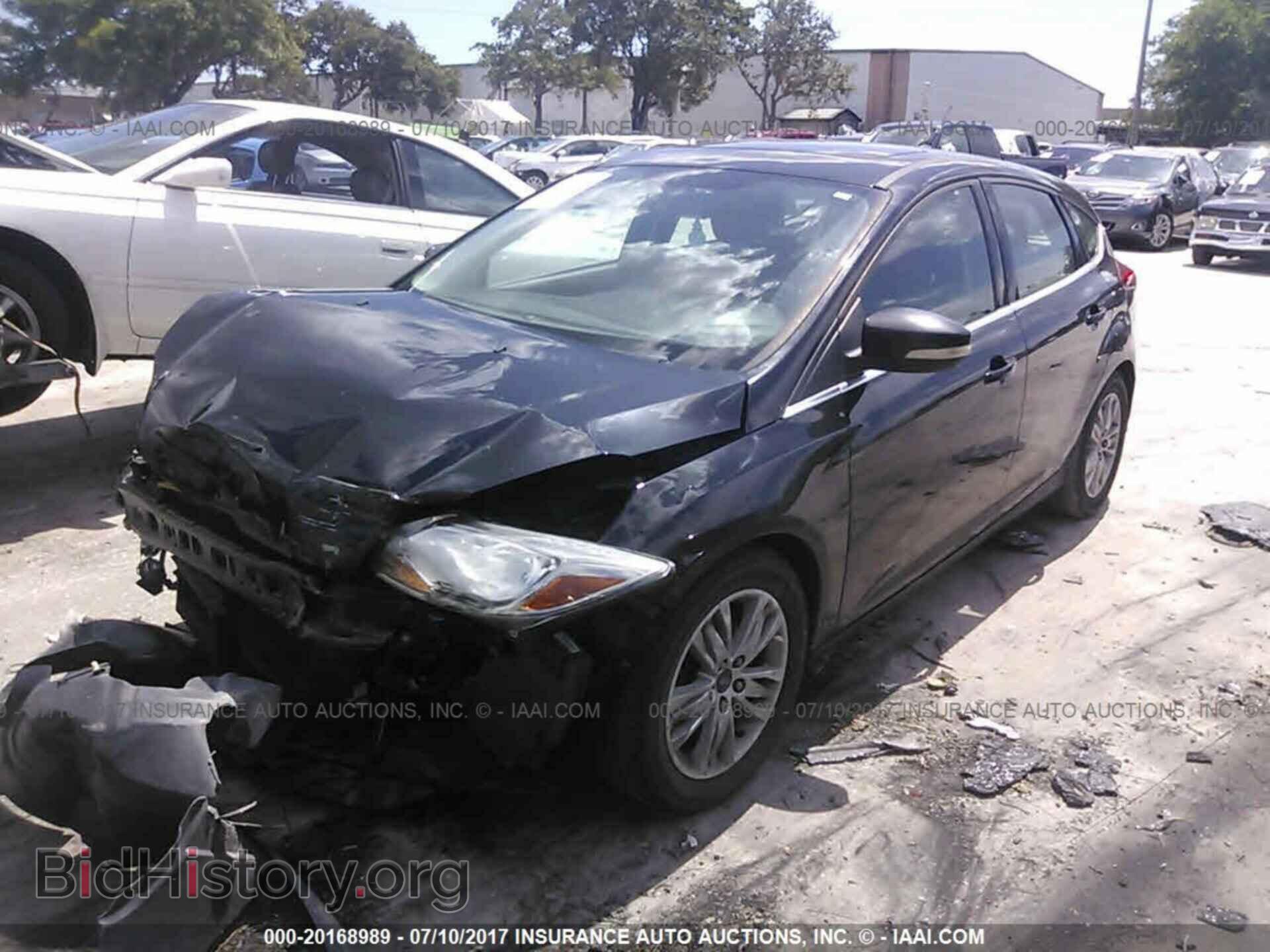2012 Ford Focus - VIN: 1FAHP3M22CL357054 - Фото 2