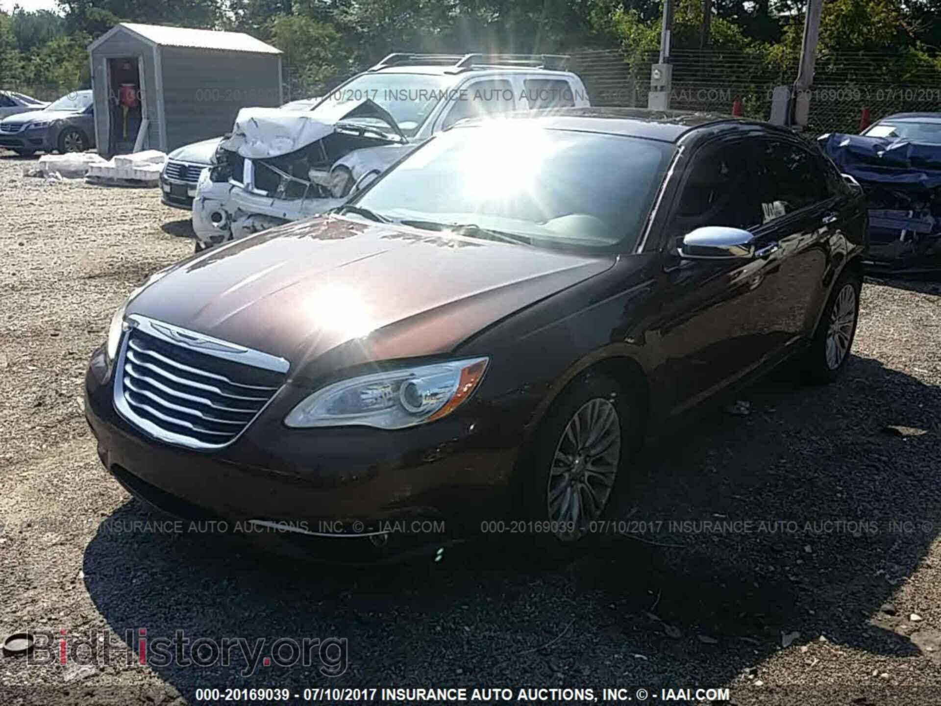 2012 Chrysler 200 - VIN: 1C3CCBCG7CN321988 - Фото 2