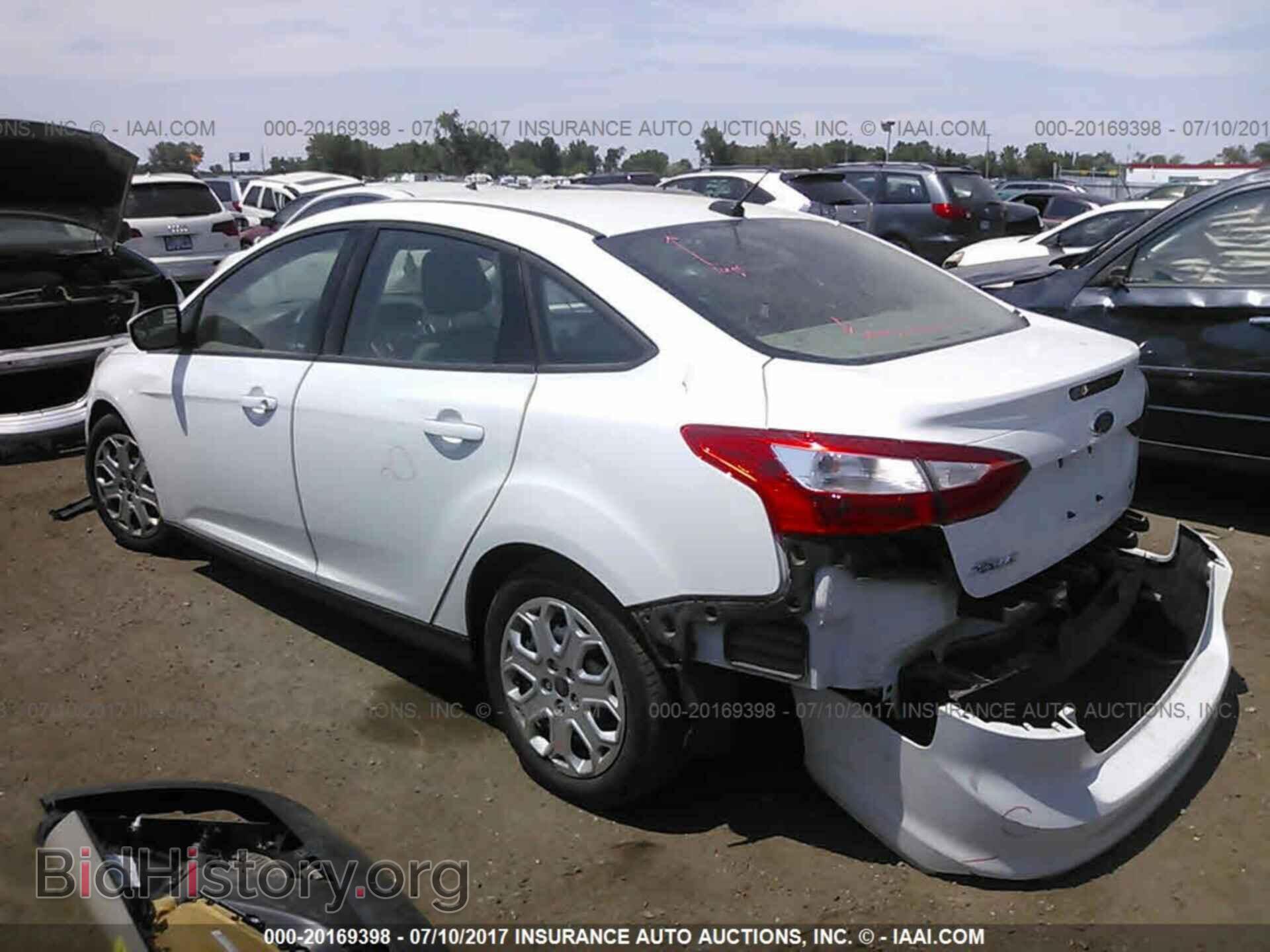 2012 Ford Focus - VIN: 1FAHP3F22CL262765 - Photo 3