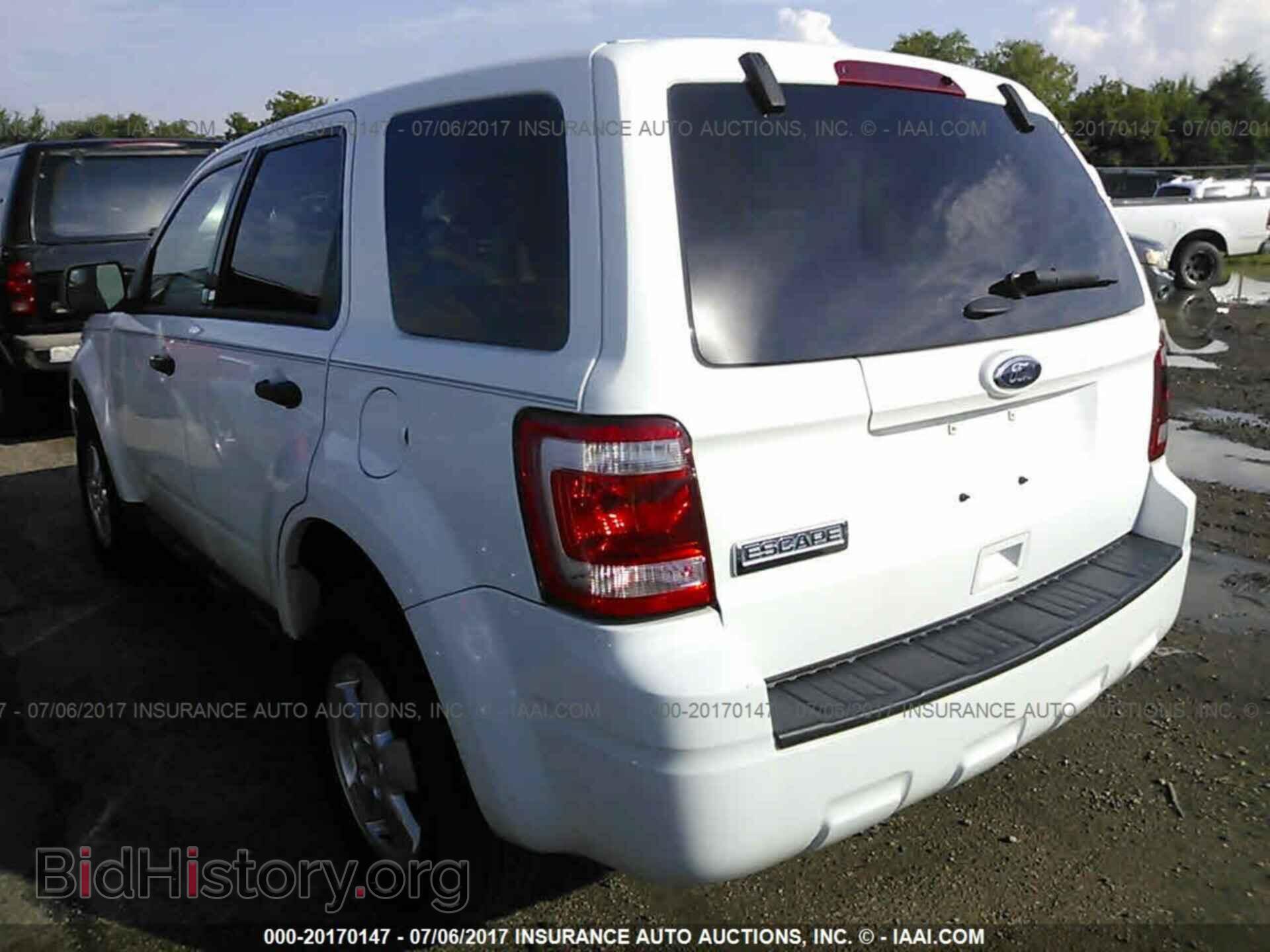 2011 Ford Escape - VIN: 1FMCU0C78BKB48040 - Photo 3