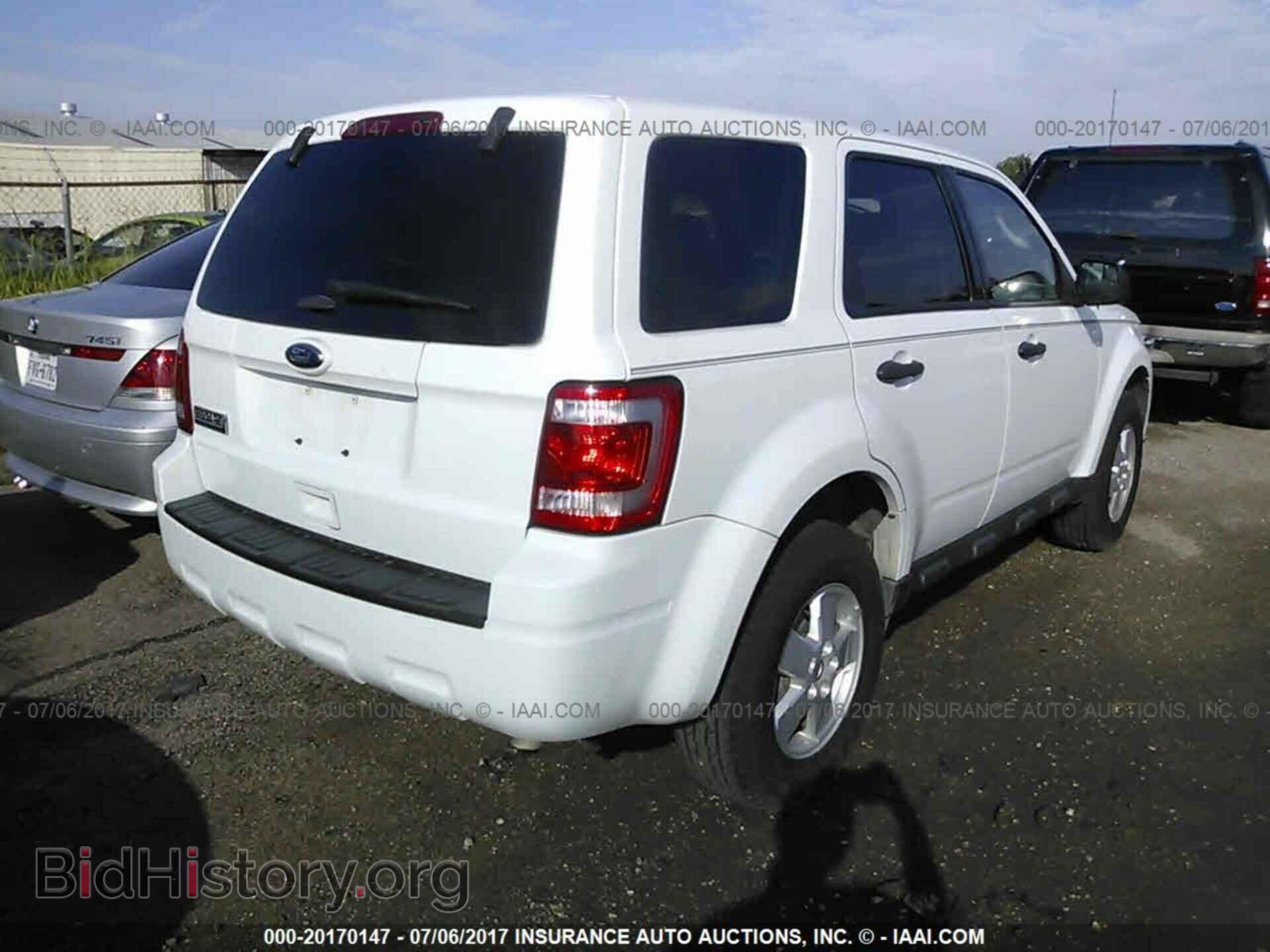 2011 Ford Escape - VIN: 1FMCU0C78BKB48040 - Photo 4