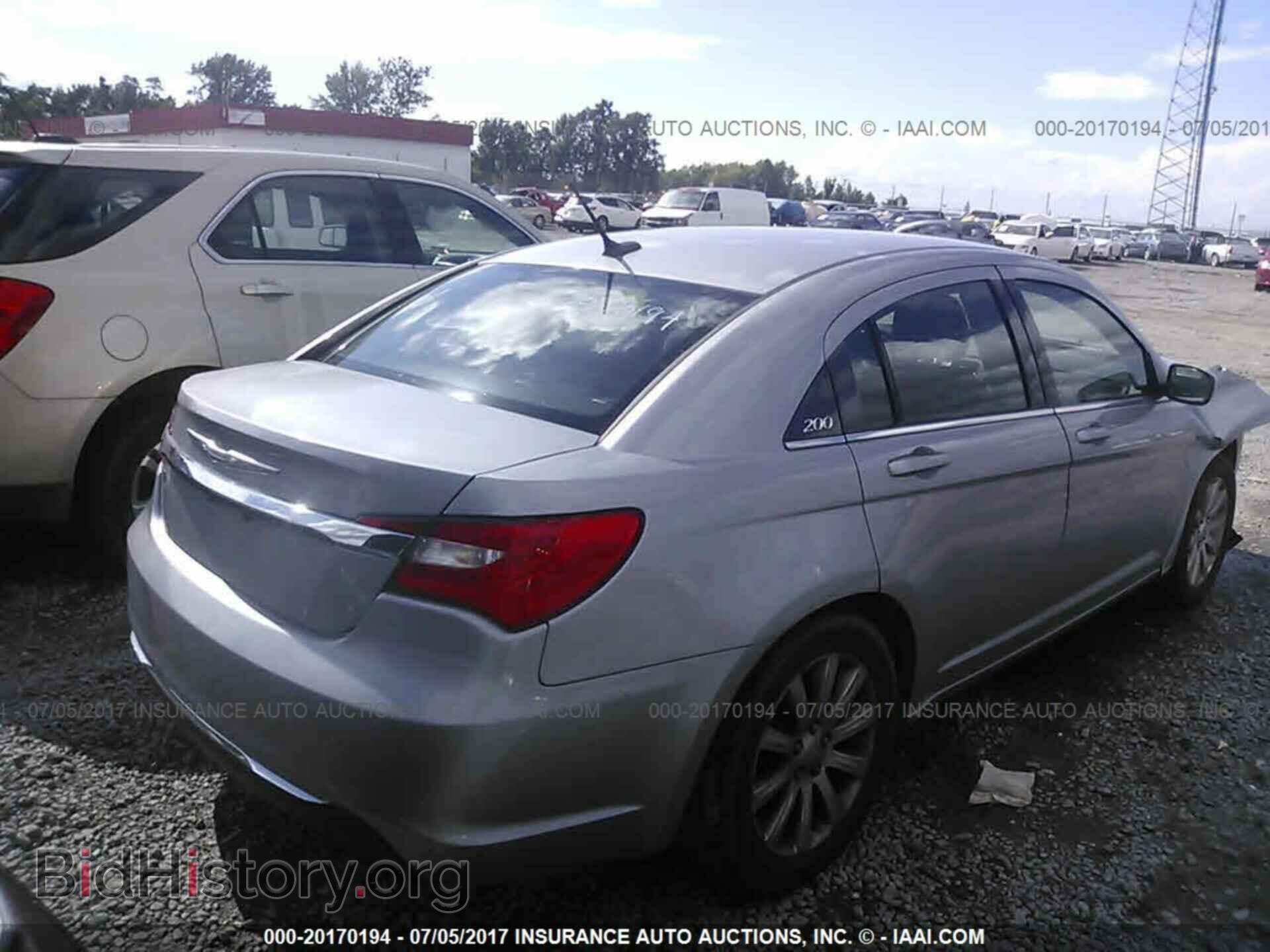 2013 Chrysler 200 - VIN: 1C3CCBBG2DN533765 - Фото 4