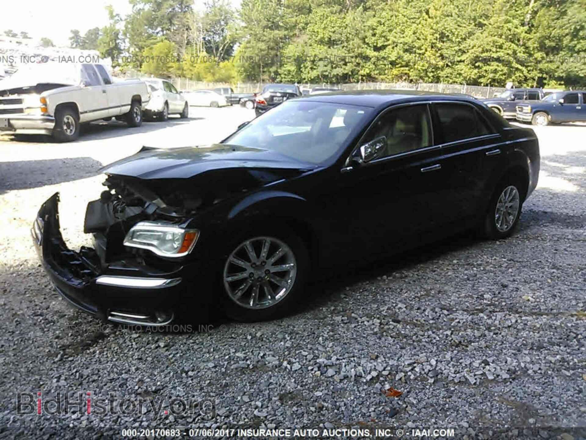 2014 CHRYSLER 300 - VIN: 2C3CCAET0EH171366 - Фото 2