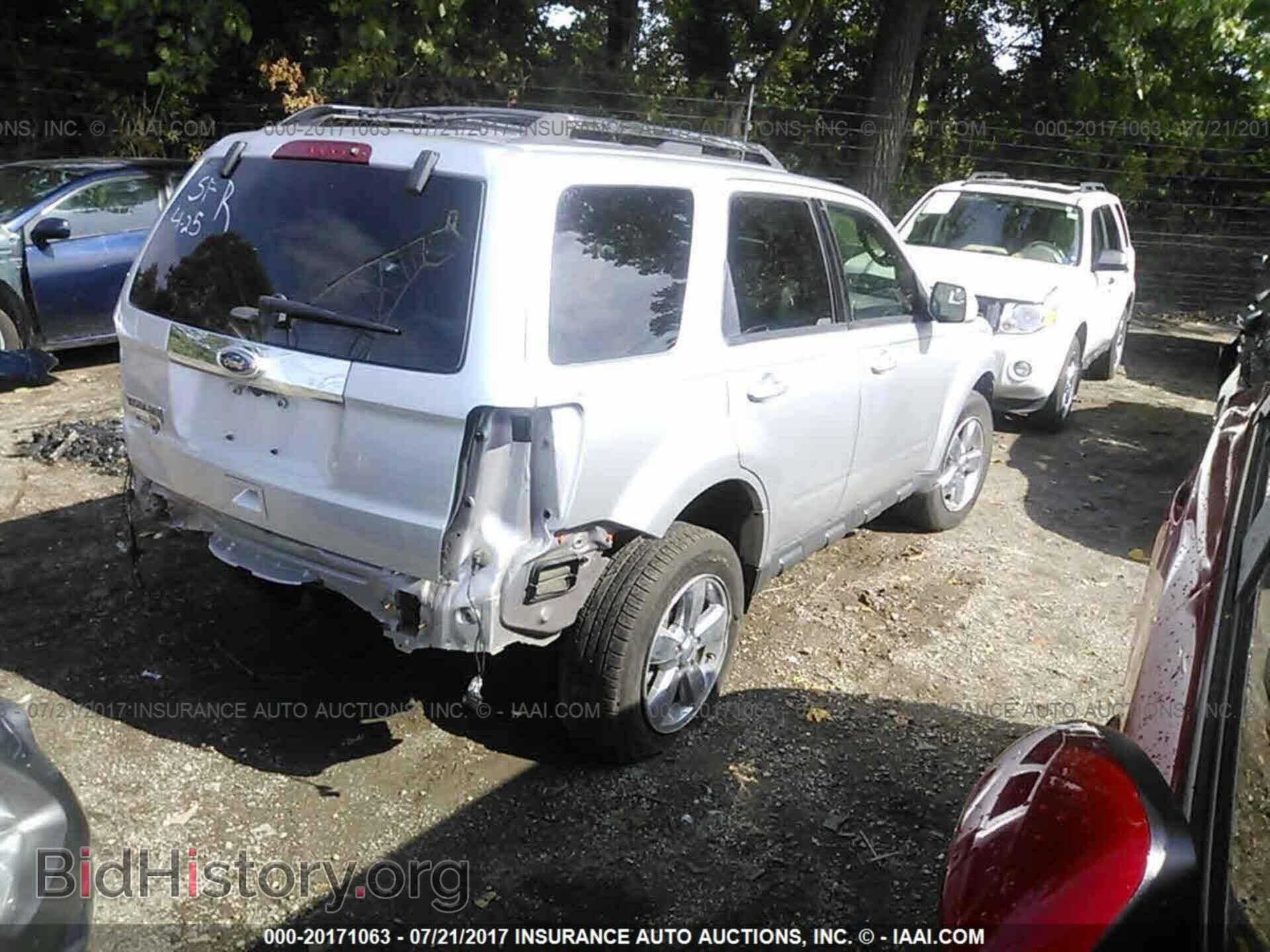 2011 Ford Escape - VIN: 1FMCU0E70BKA61925 - Photo 4