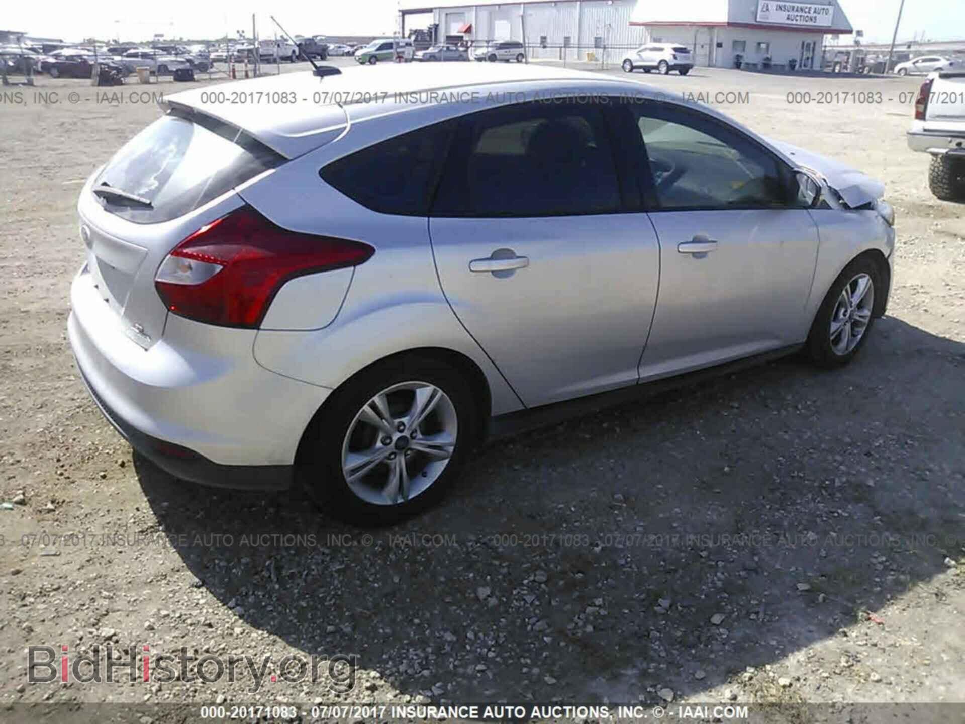 2014 Ford Focus - VIN: 1FADP3K20EL137769 - Photo 4