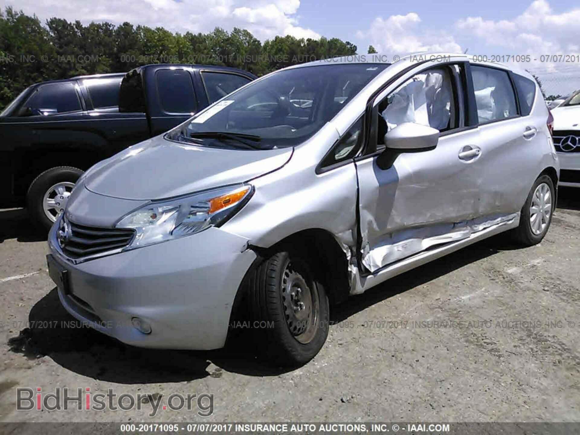 2015 Nissan Versa note - VIN: 3N1CE2CP2FL445809 - Photo 2