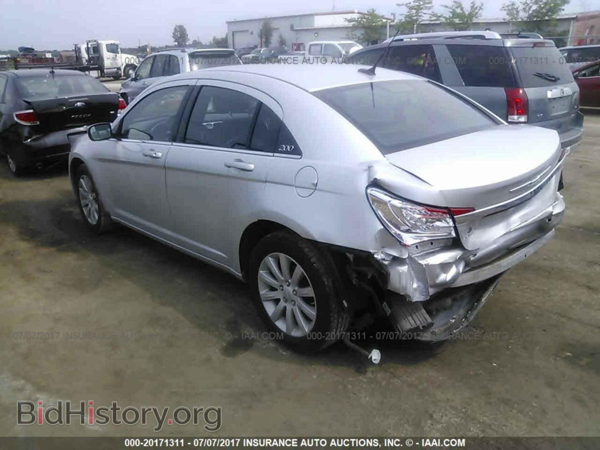 2011 Chrysler 200 - VIN: 1C3BC1FB3BN525627 - Photo 3