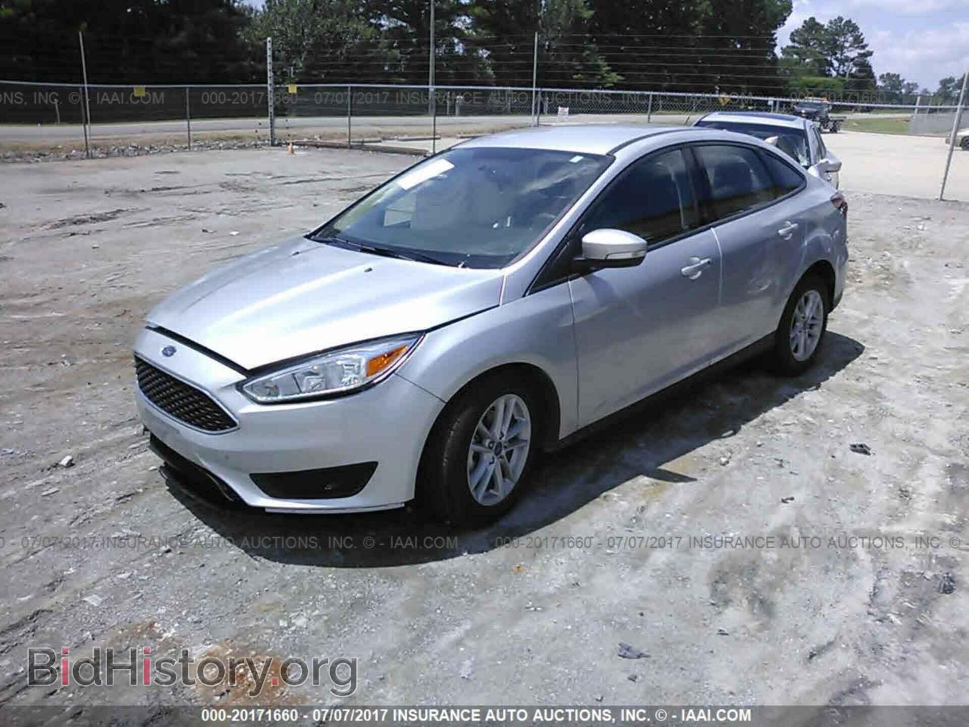 2017 Ford Focus - VIN: 1FADP3F2XHL218485 - Photo 2