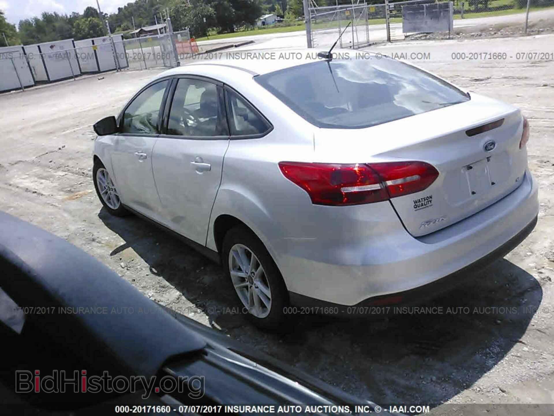2017 Ford Focus - VIN: 1FADP3F2XHL218485 - Photo 3