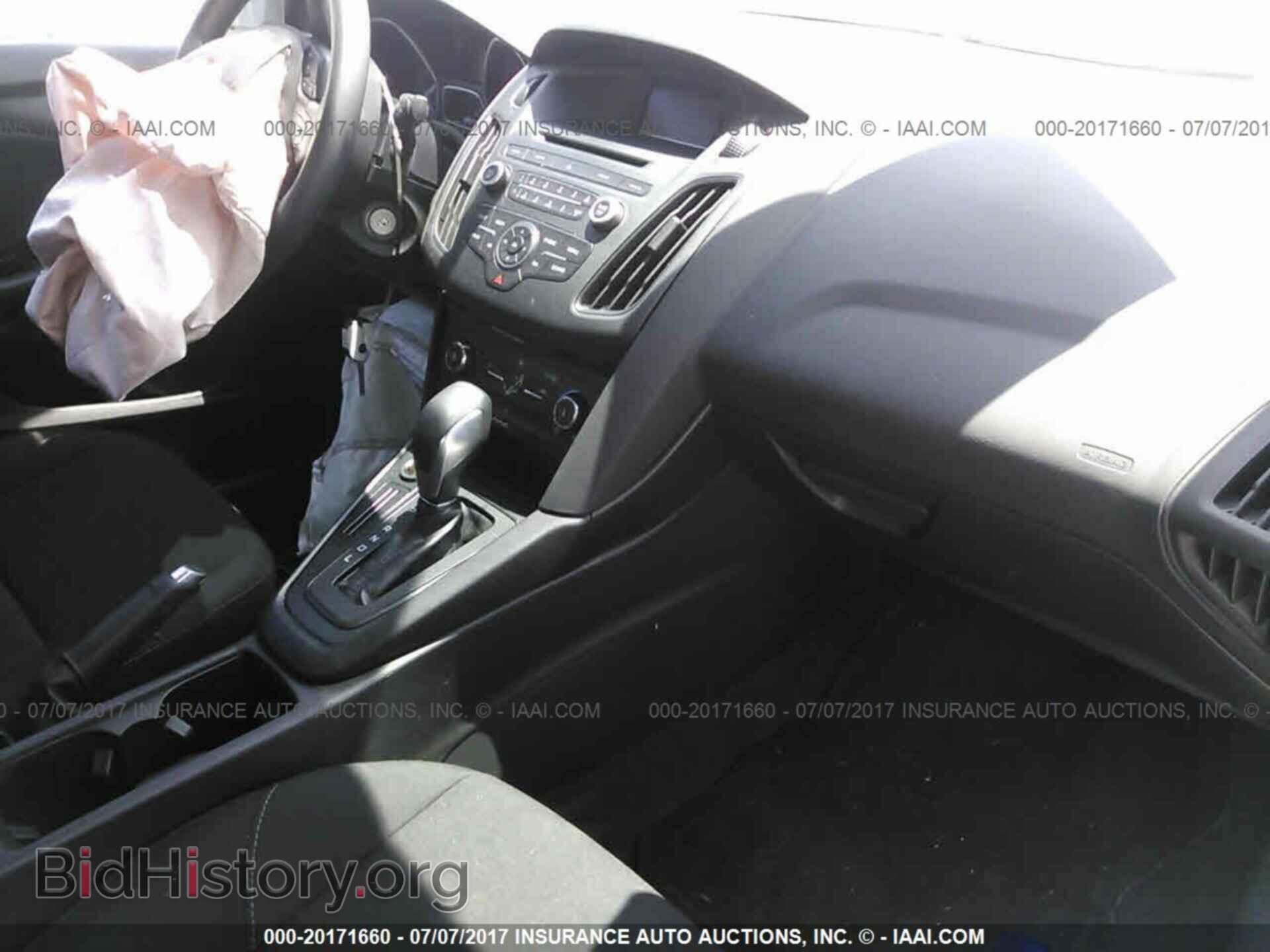 2017 Ford Focus - VIN: 1FADP3F2XHL218485 - Photo 5