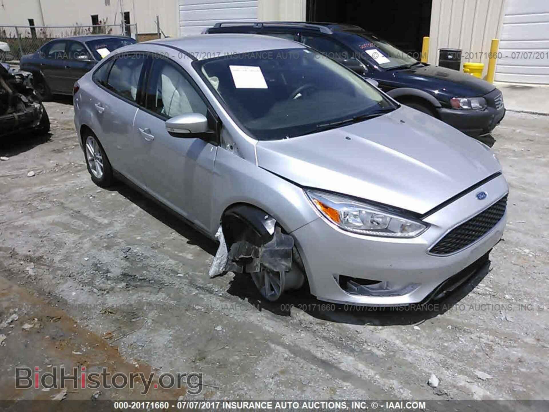 2017 Ford Focus - VIN: 1FADP3F2XHL218485 - Photo 6