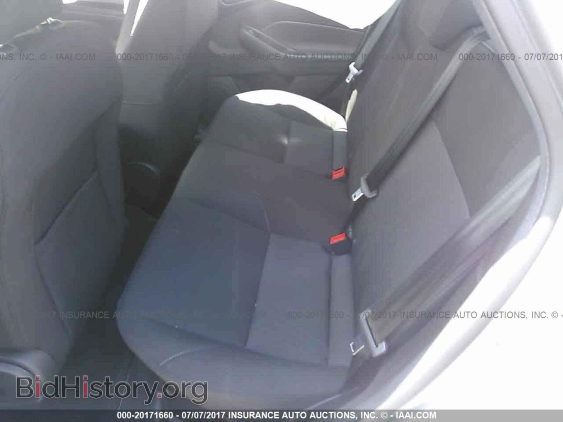 2017 Ford Focus - VIN: 1FADP3F2XHL218485 - Photo 8