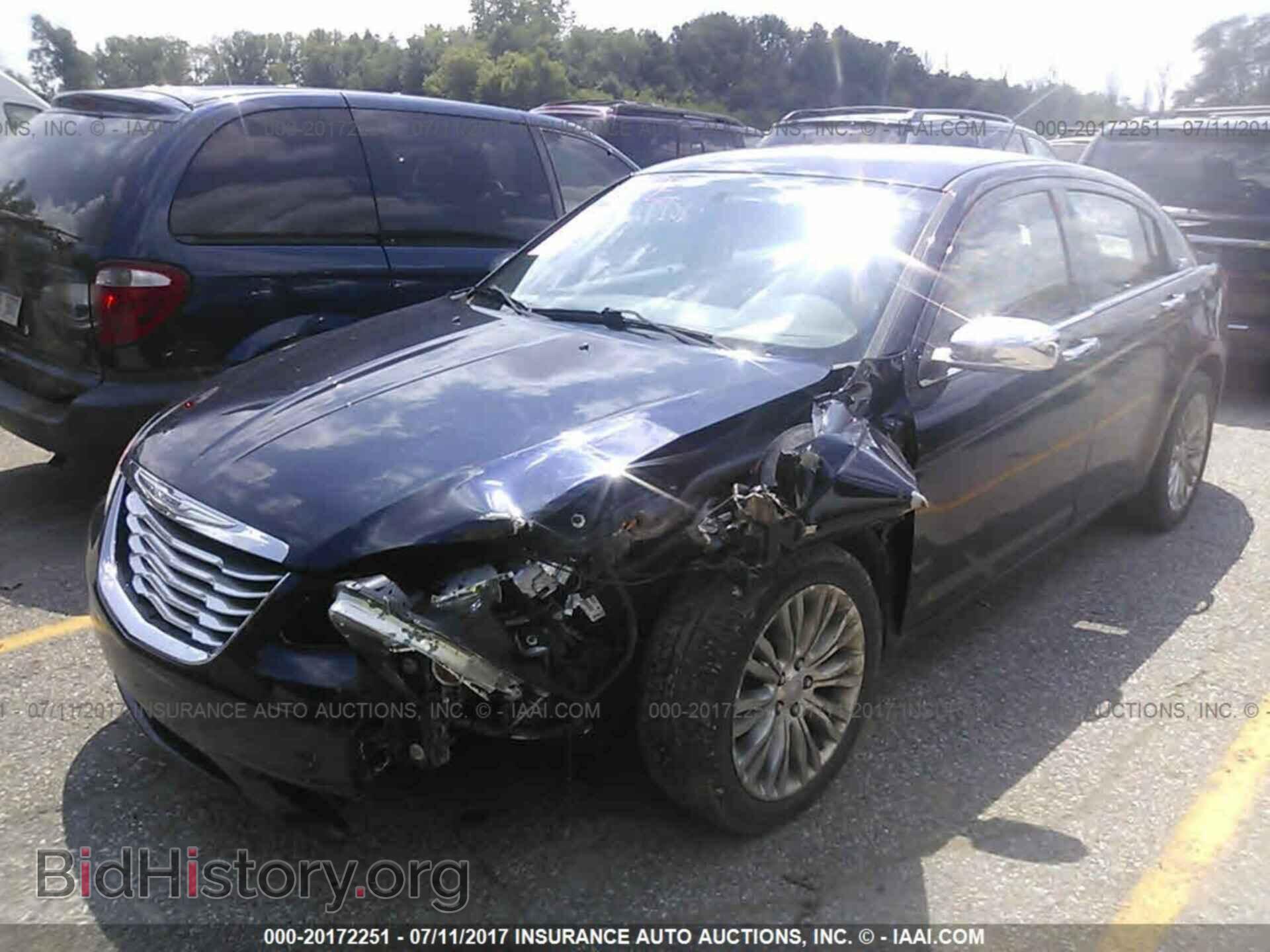 2011 Chrysler 200 - VIN: 1C3BC2FB6BN581423 - Фото 2