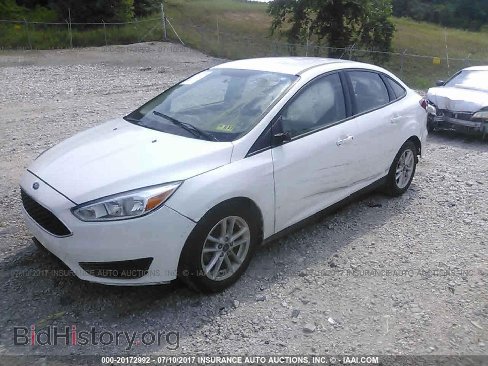 2016 Ford Focus - VIN: 1FADP3F25GL390633 - Photo 2