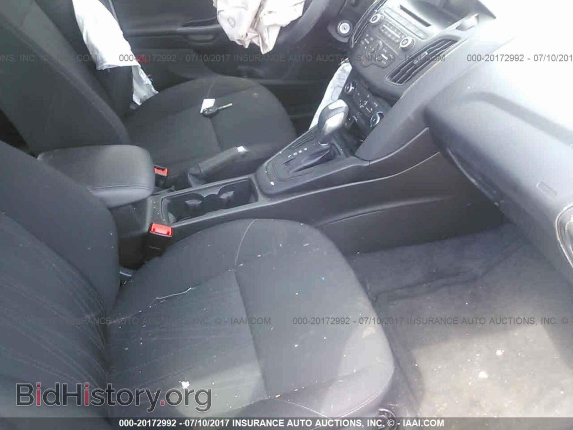 2016 Ford Focus - VIN: 1FADP3F25GL390633 - Photo 5