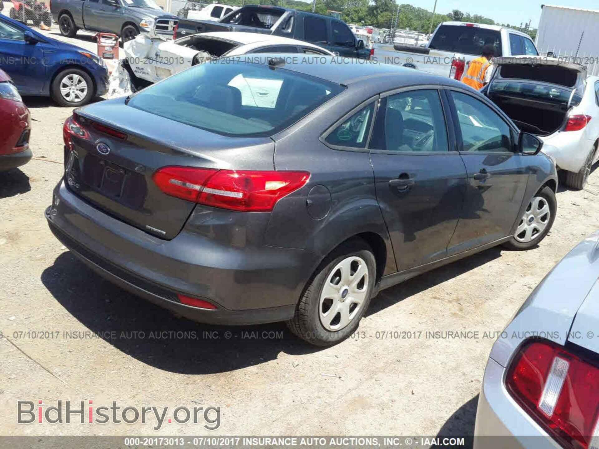 2015 Ford Focus - VIN: 1FADP3E21FL363476 - Photo 4