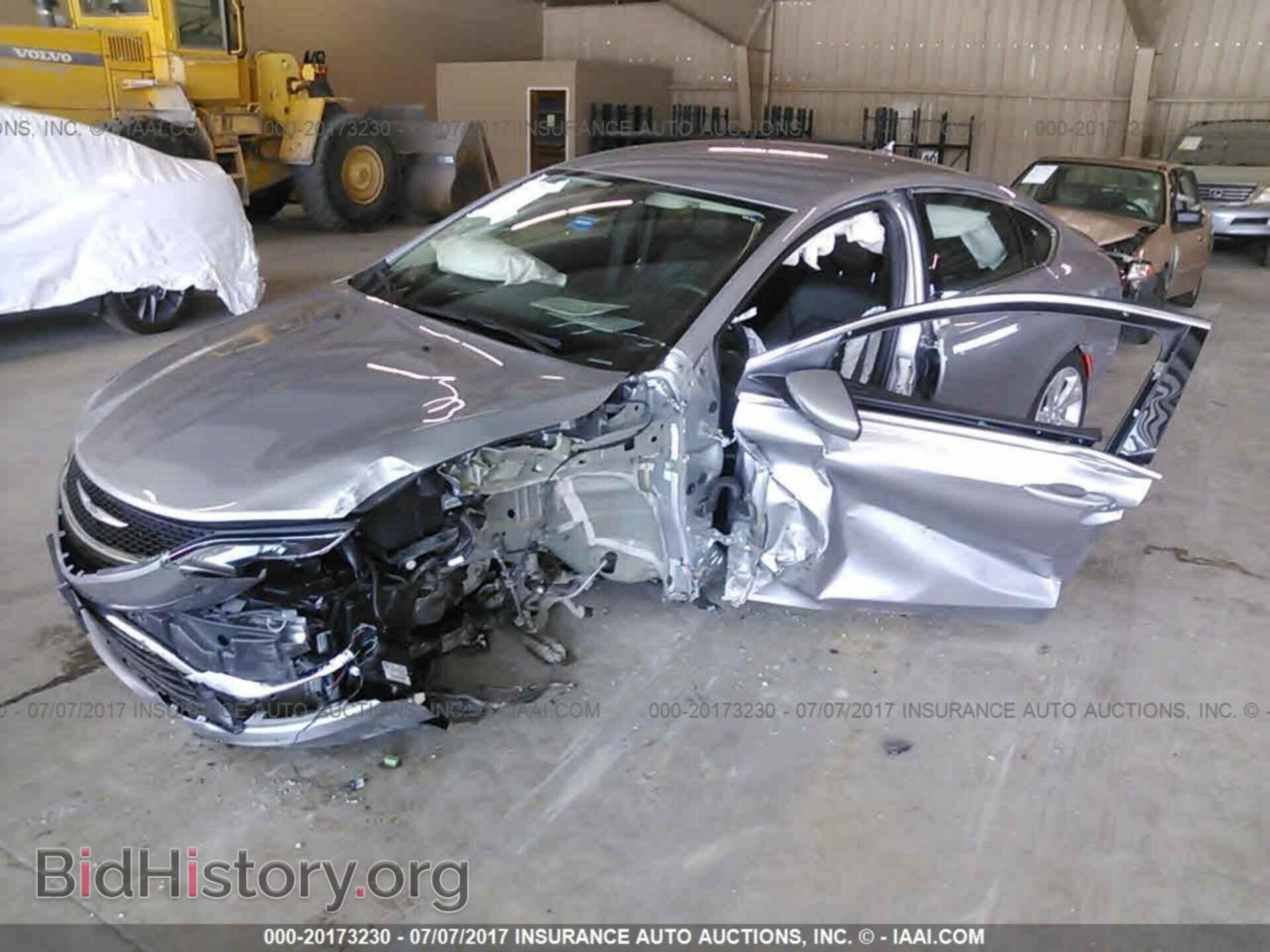 2016 Chrysler 200 - VIN: 1C3CCCABXGN195581 - Фото 2