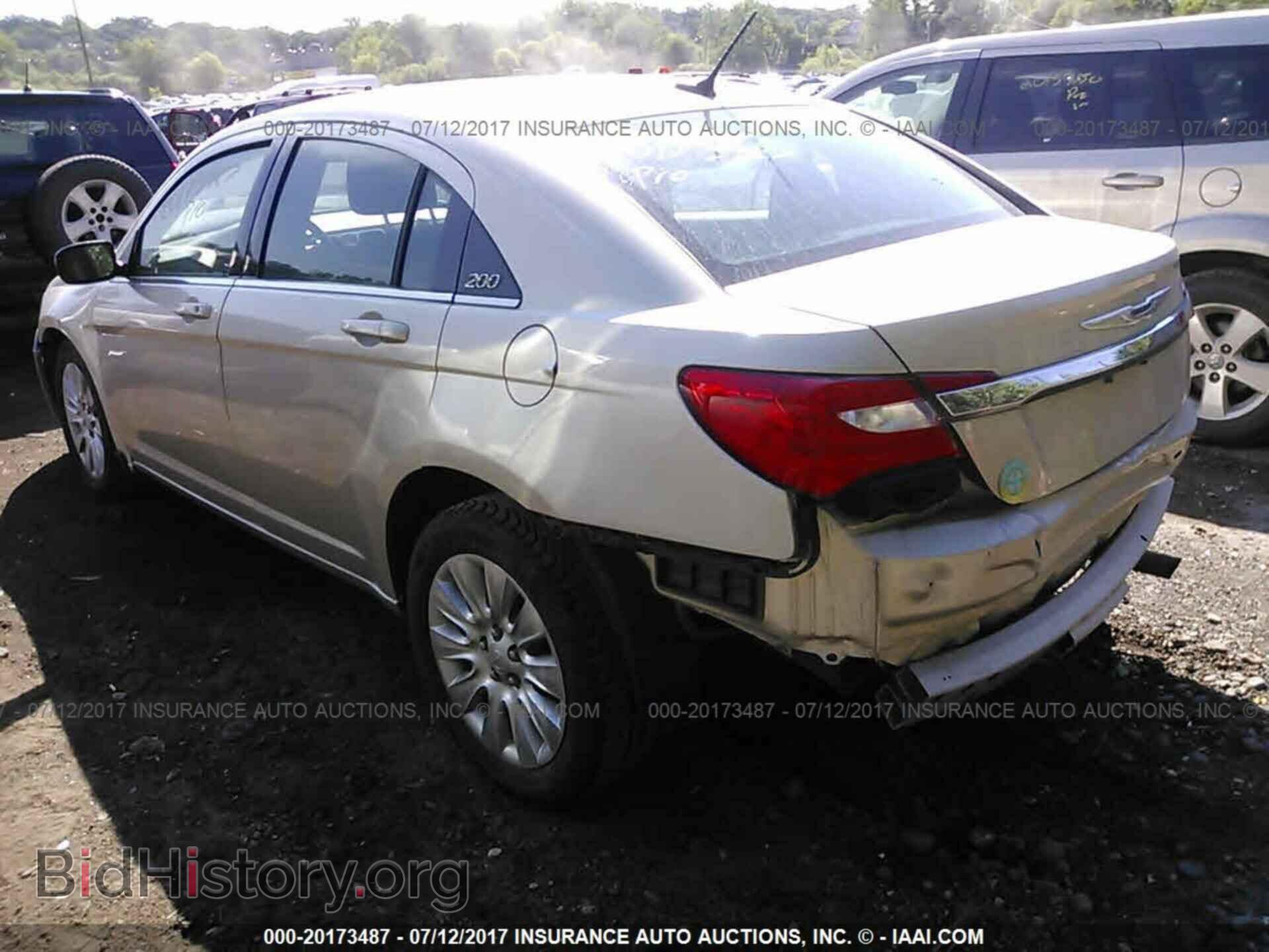 2013 Chrysler 200 - VIN: 1C3CCBAB8DN691520 - Photo 3
