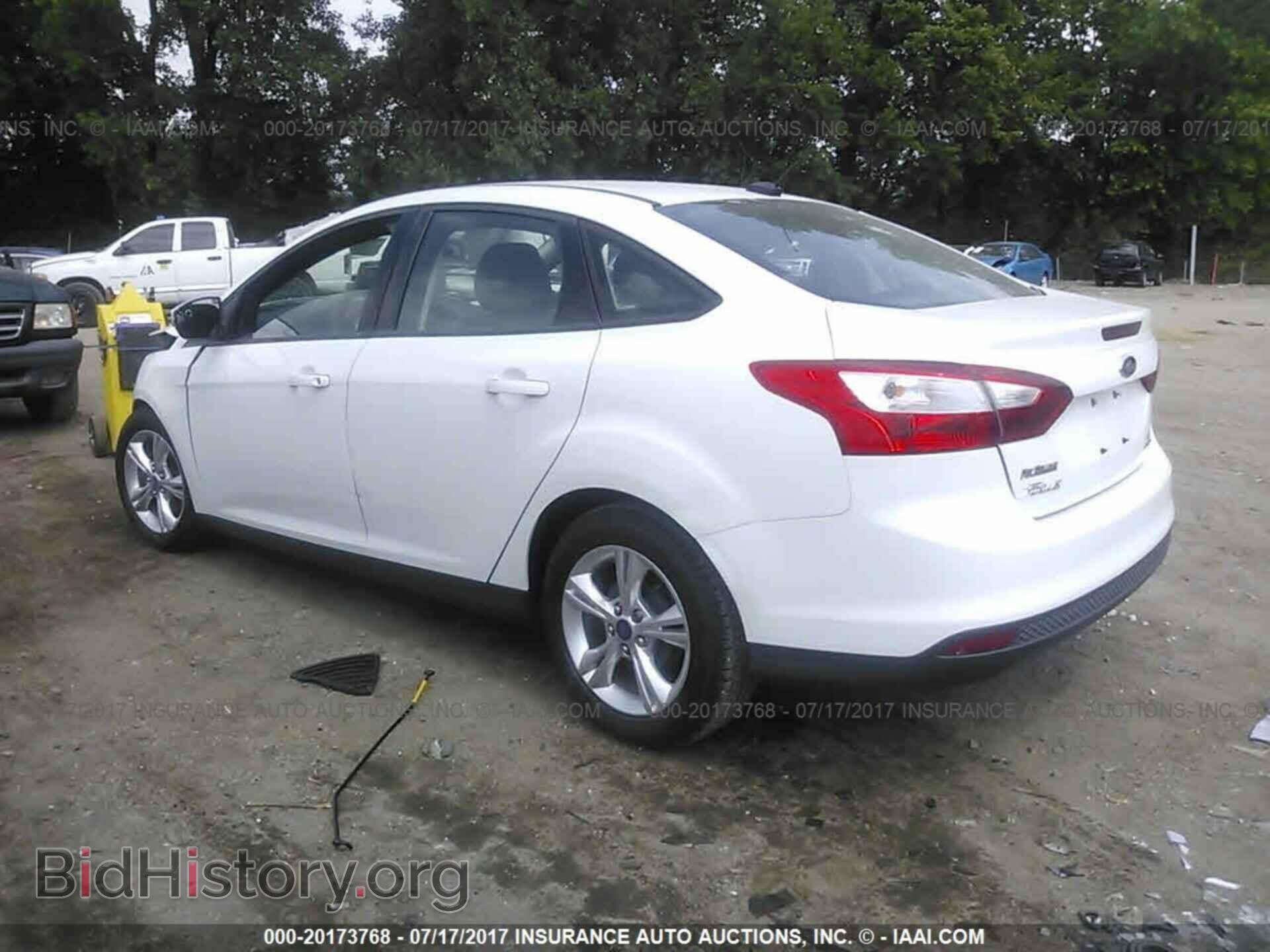 2013 Ford Focus - VIN: 1FADP3F2XDL208324 - Photo 3