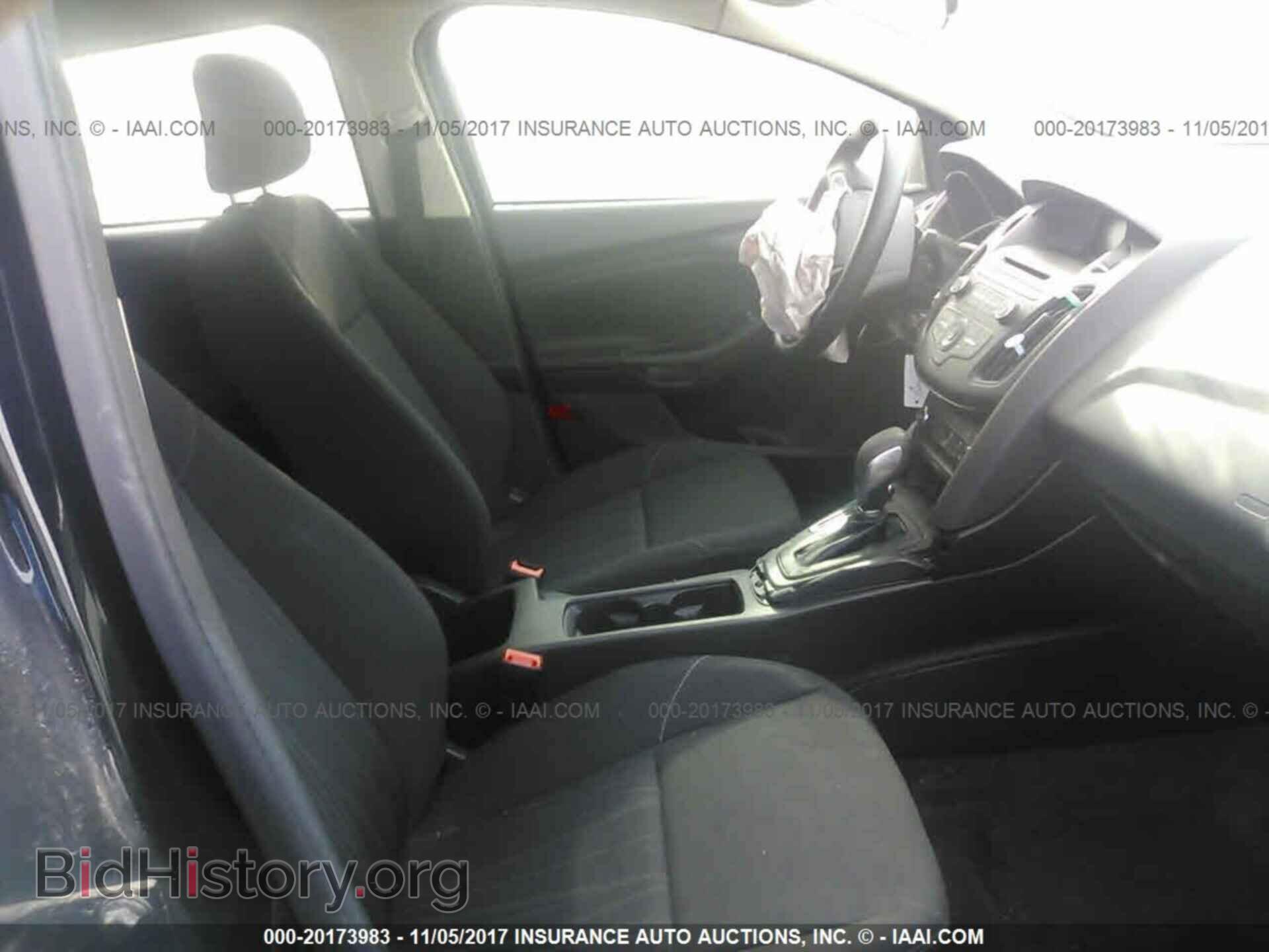 2016 Ford Focus - VIN: 1FADP3E26GL359778 - Photo 5
