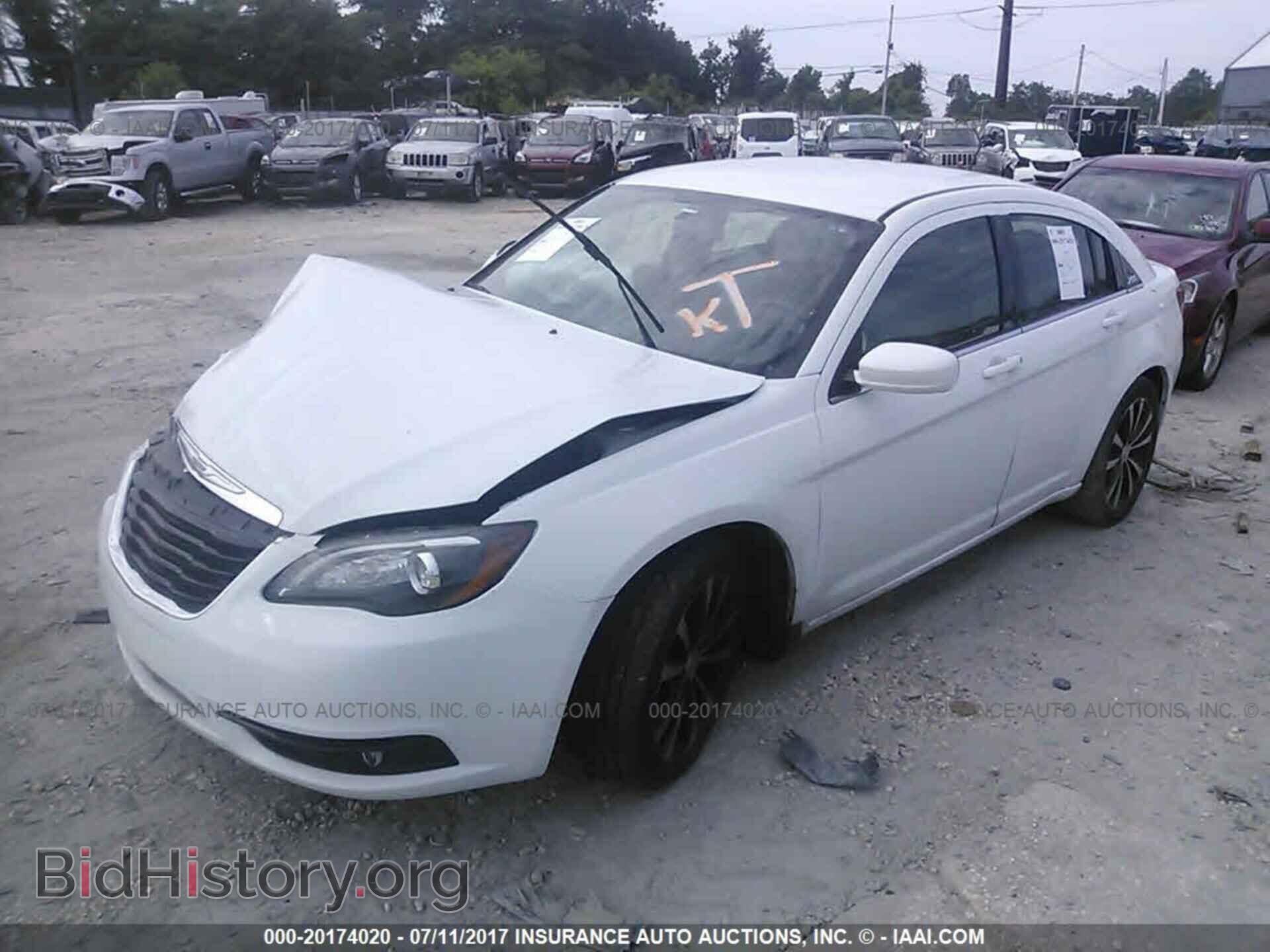 2013 Chrysler 200 - VIN: 1C3CCBCG9DN515519 - Photo 2