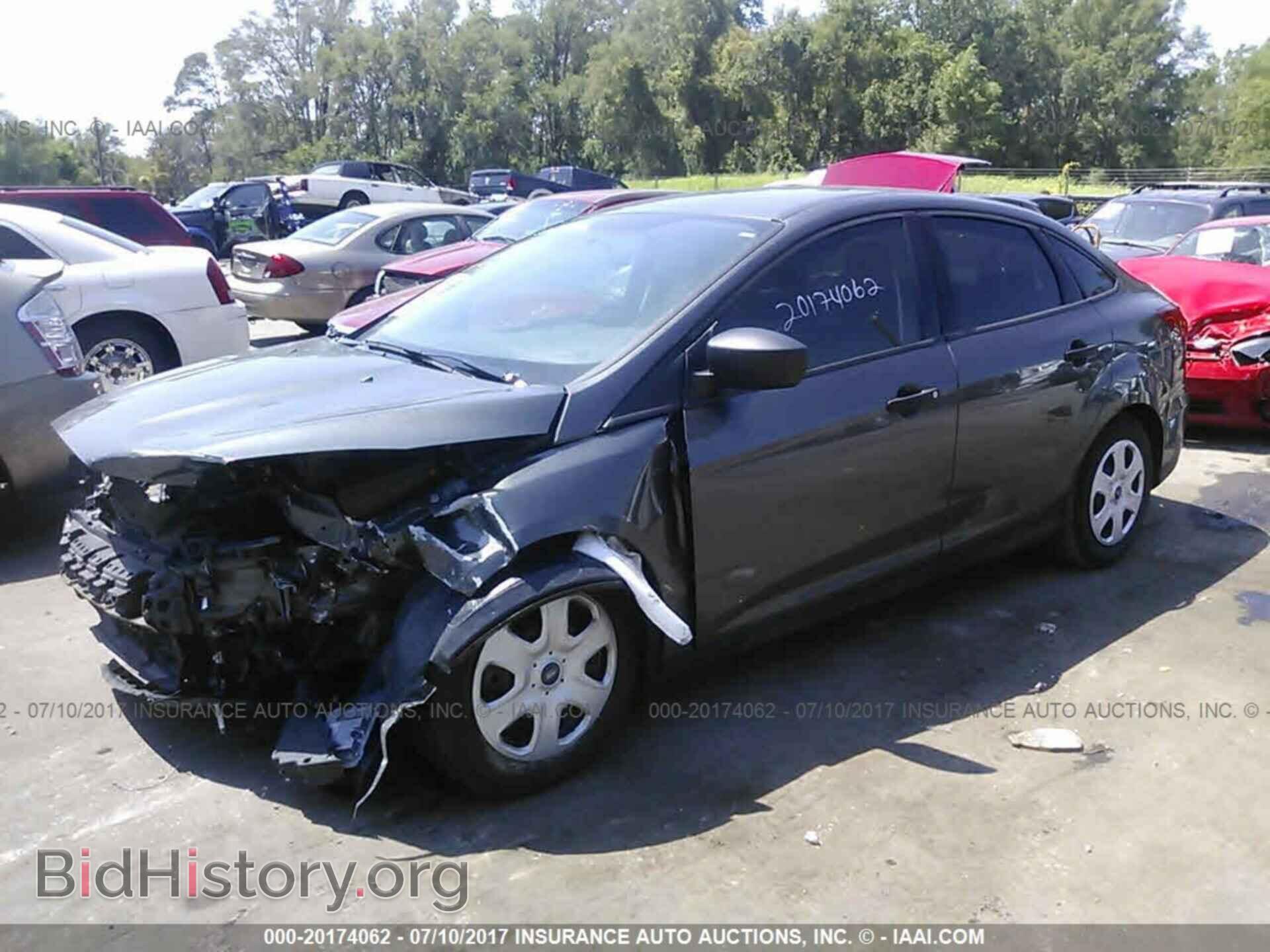 2015 Ford Focus - VIN: 1FADP3E25FL231045 - Photo 2
