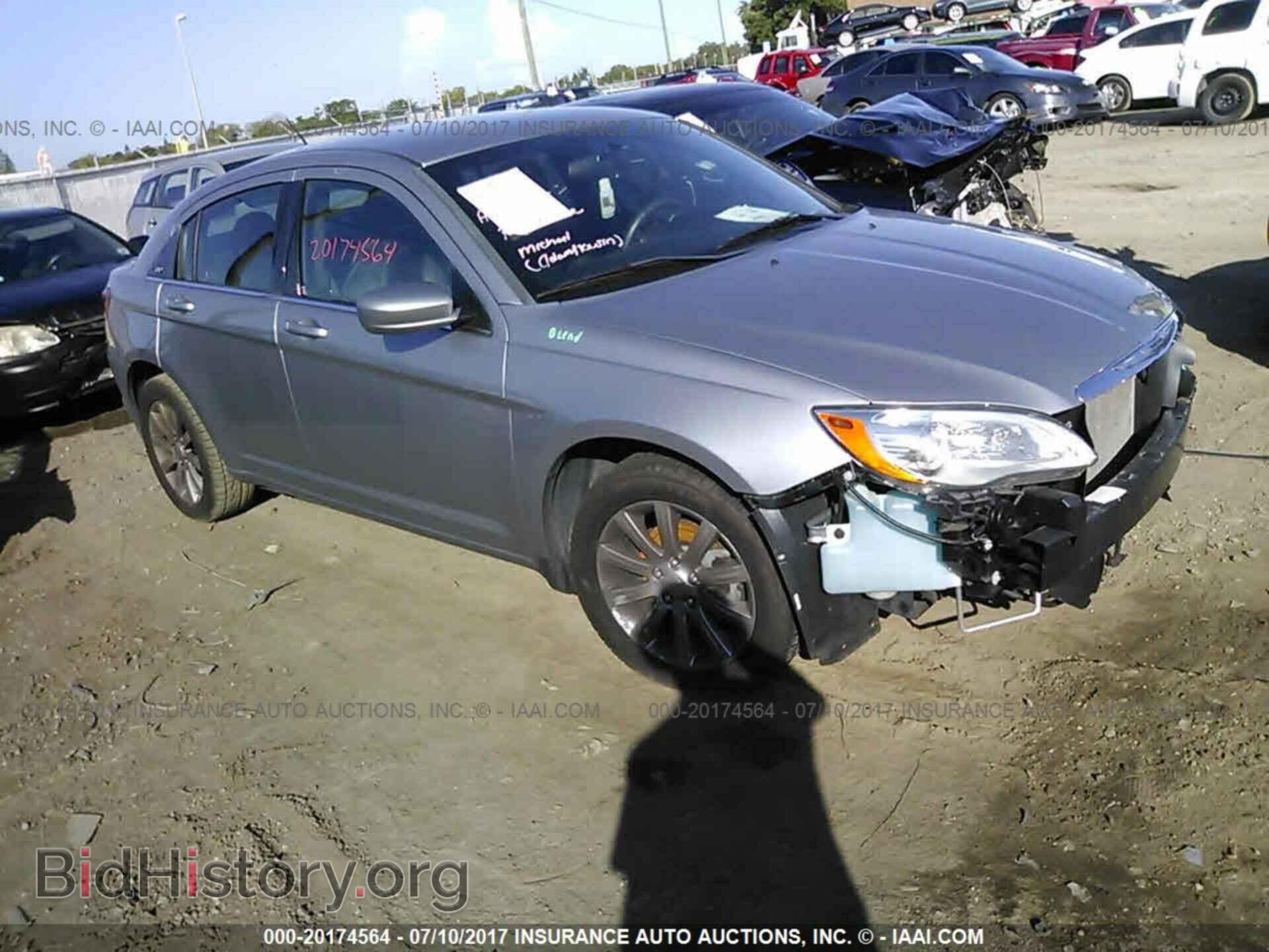 Photo 1C3CCBBB4DN577223 - Chrysler 200 2013