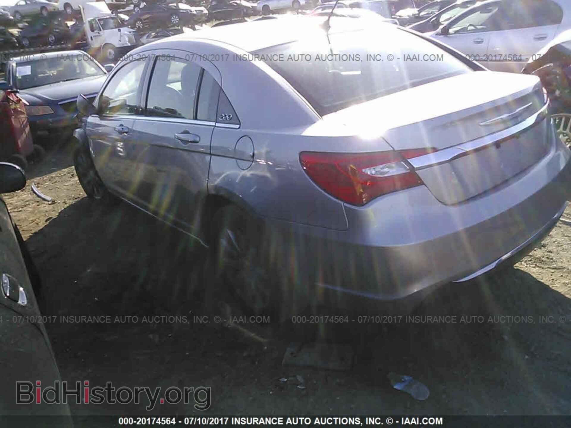 2013 Chrysler 200 - VIN: 1C3CCBBB4DN577223 - Фото 3