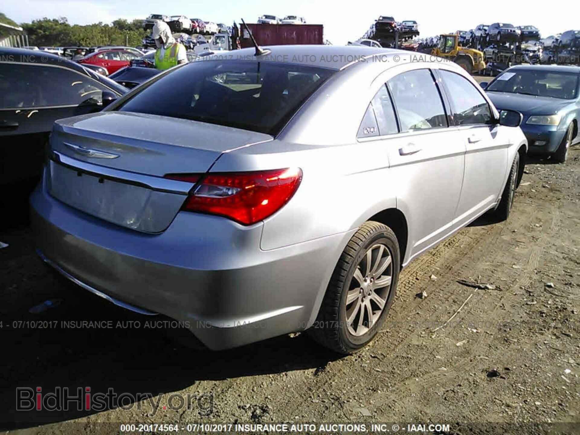 2013 Chrysler 200 - VIN: 1C3CCBBB4DN577223 - Фото 4