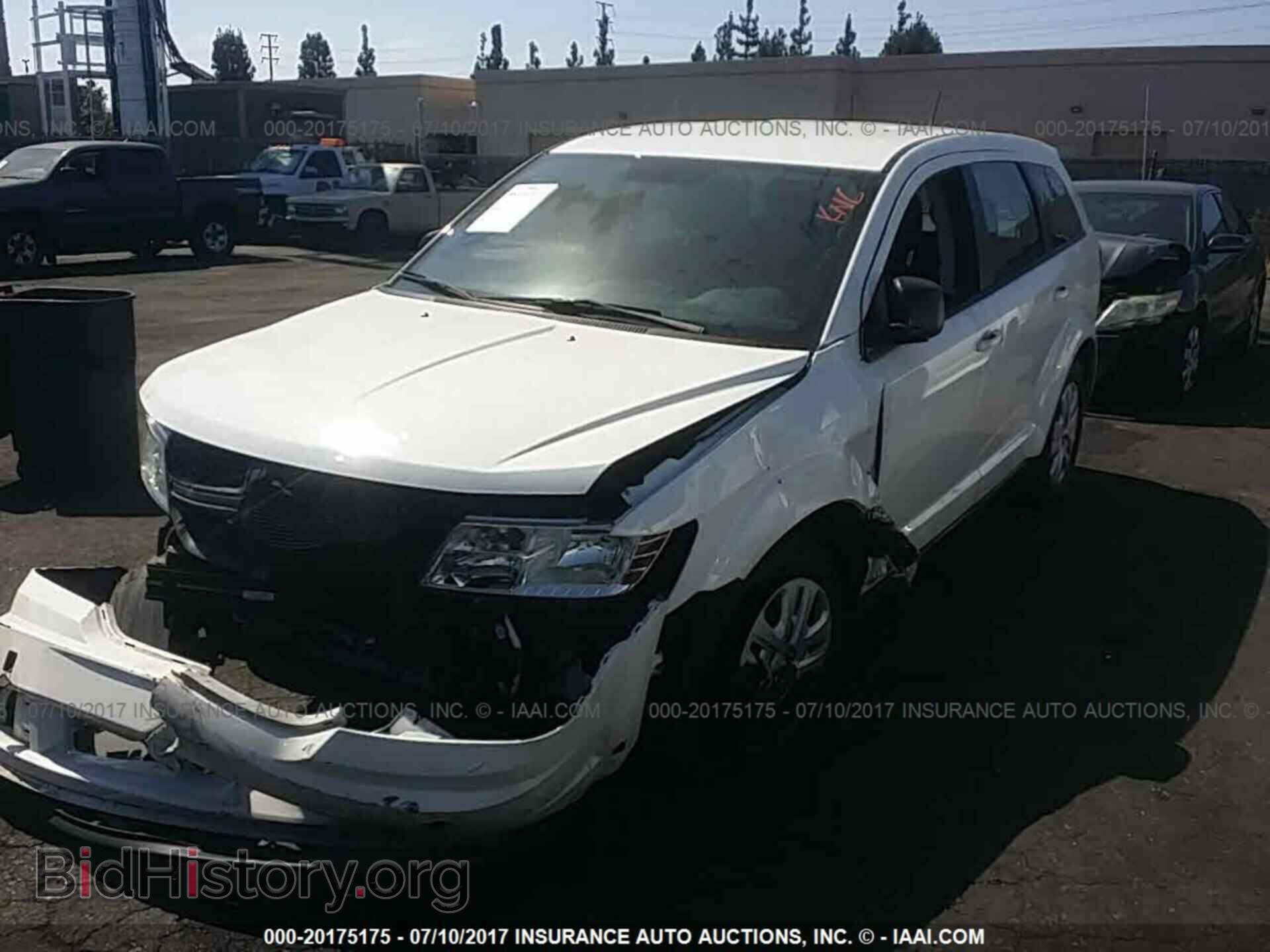 2015 Dodge Journey - VIN: 3C4PDCAB1FT684296 - Фото 2