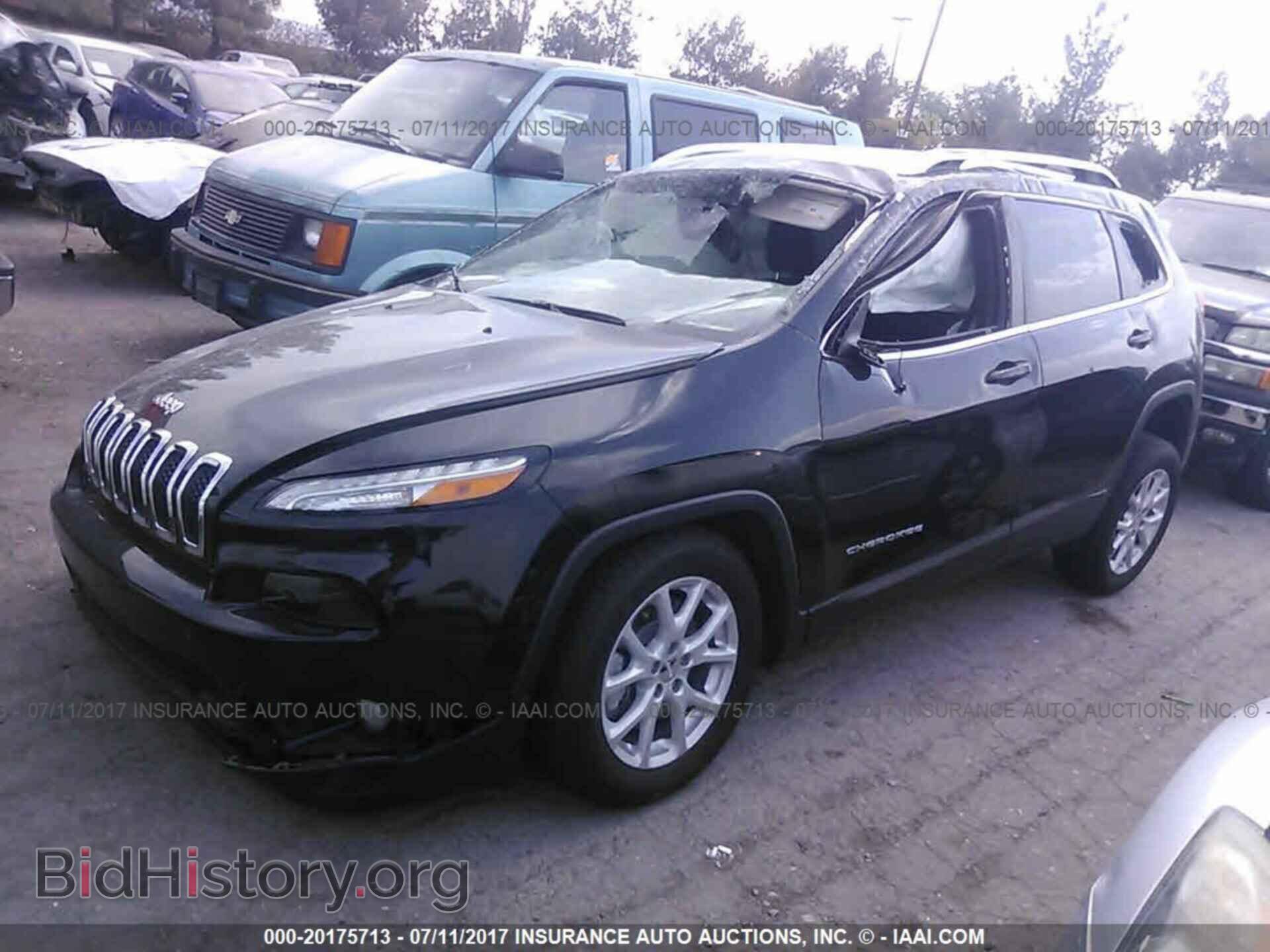 2017 Jeep Cherokee - VIN: 1C4PJLCB7HW660829 - Photo 2
