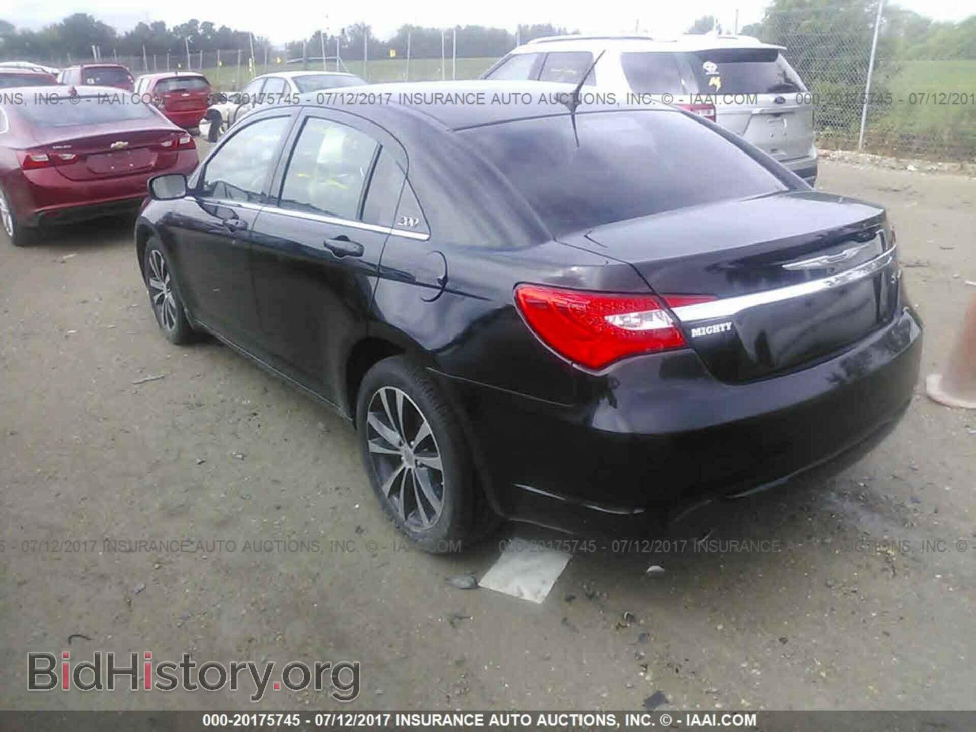 2012 Chrysler 200 - VIN: 1C3CCBHGXCN326076 - Фото 3