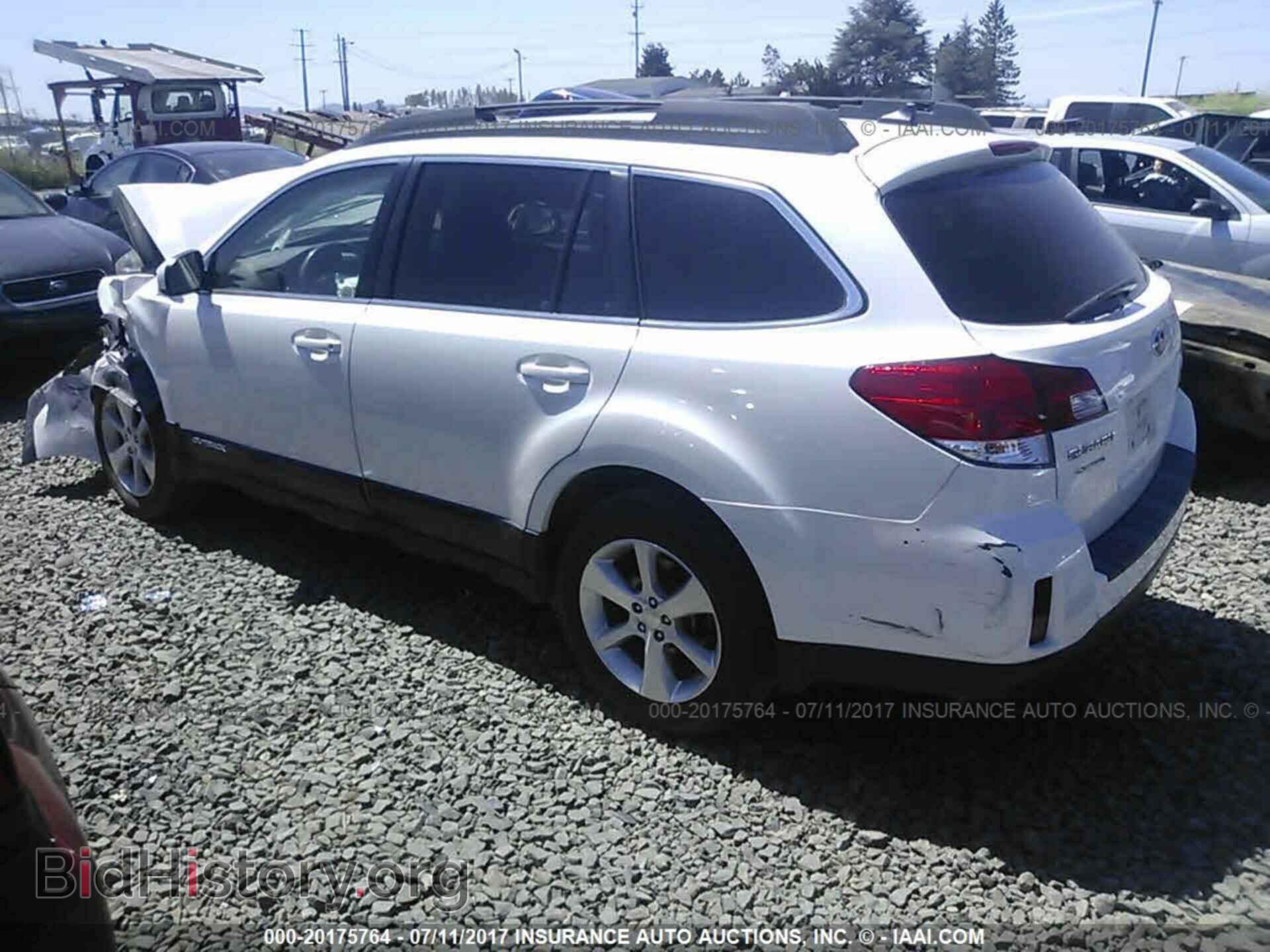 2014 Subaru Outback - VIN: 4S4BRBMC7E3246639 - Фото 3