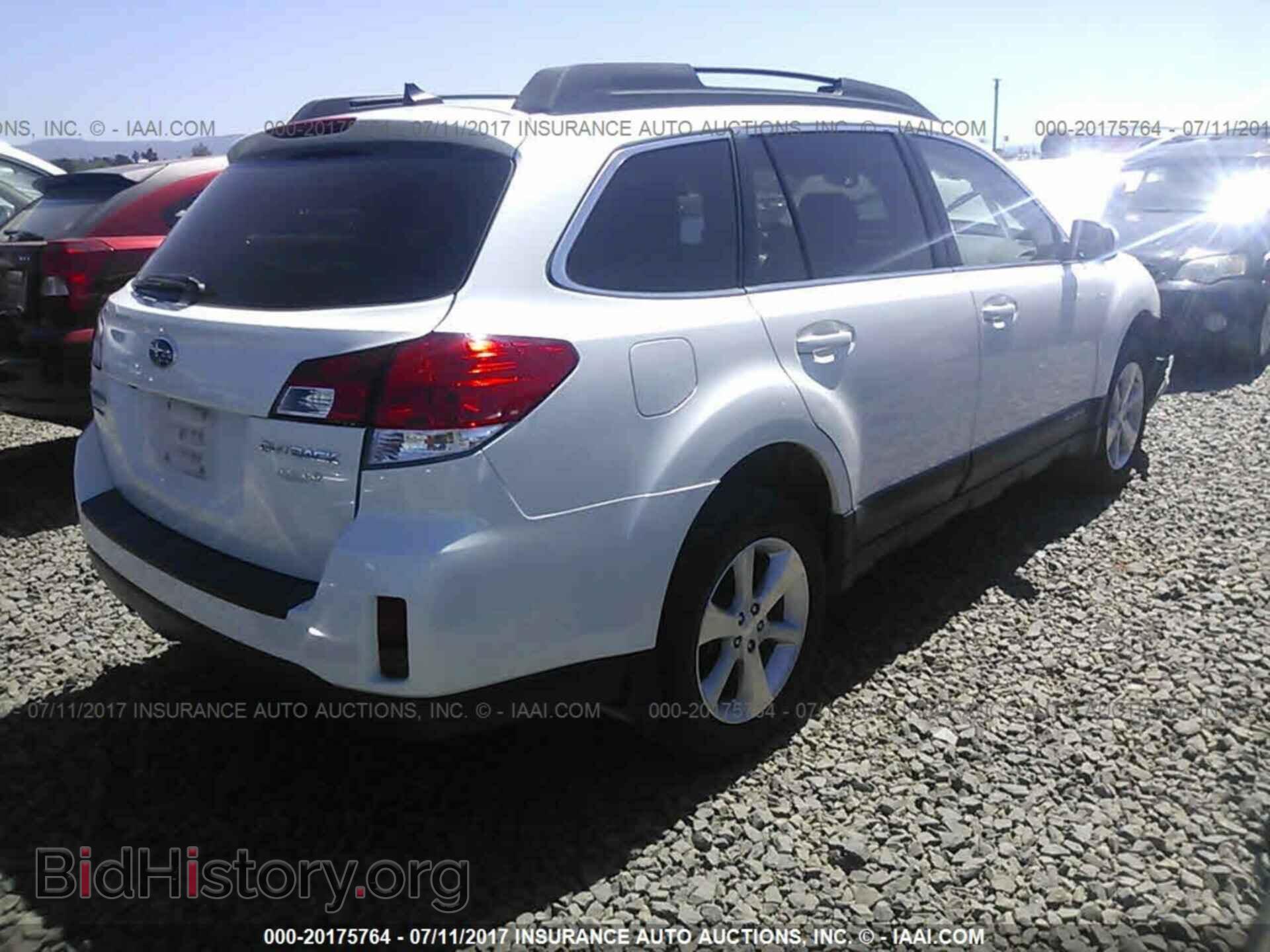 2014 Subaru Outback - VIN: 4S4BRBMC7E3246639 - Фото 4