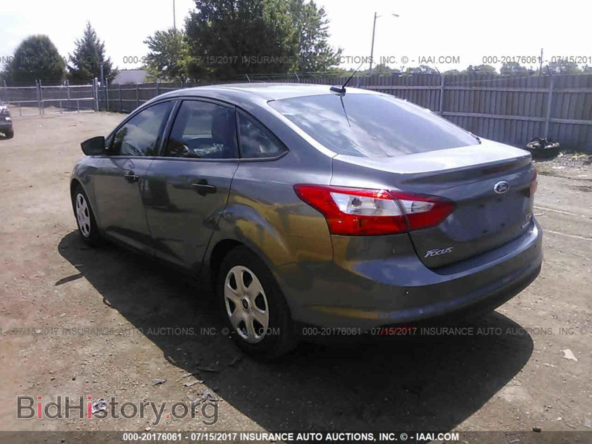 2013 Ford Focus - VIN: 1FADP3E26DL143070 - Photo 3