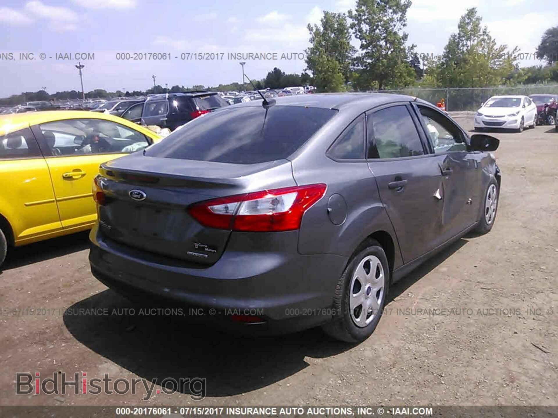 2013 Ford Focus - VIN: 1FADP3E26DL143070 - Photo 4