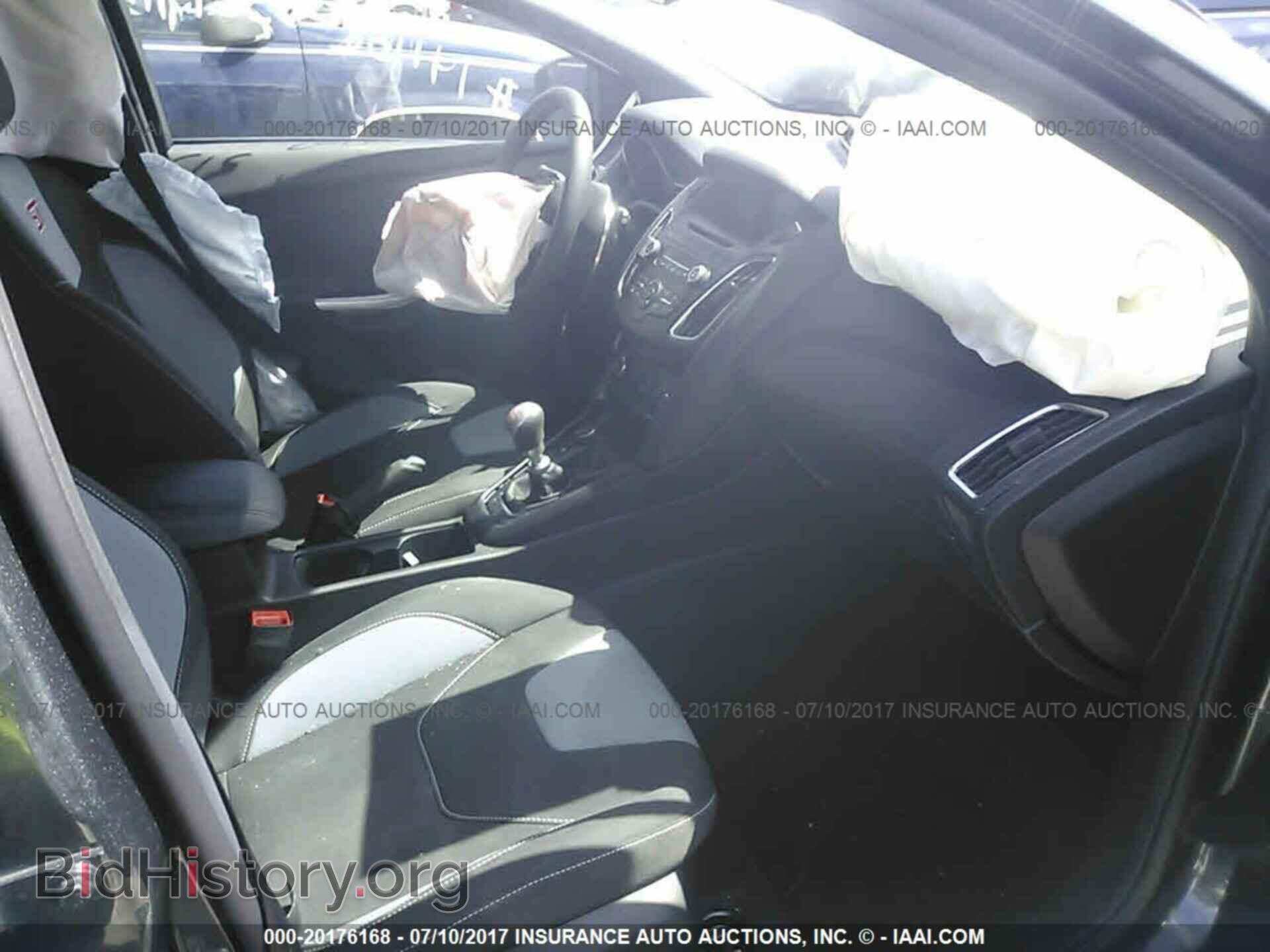 2017 Ford Focus - VIN: 1FADP3L98HL262437 - Photo 5