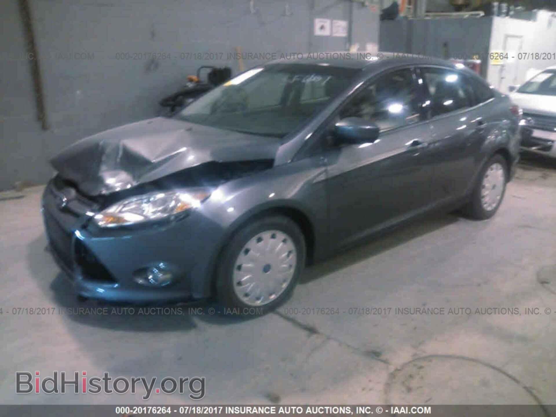 2012 Ford Focus - VIN: 1FAHP3F21CL119788 - Photo 2