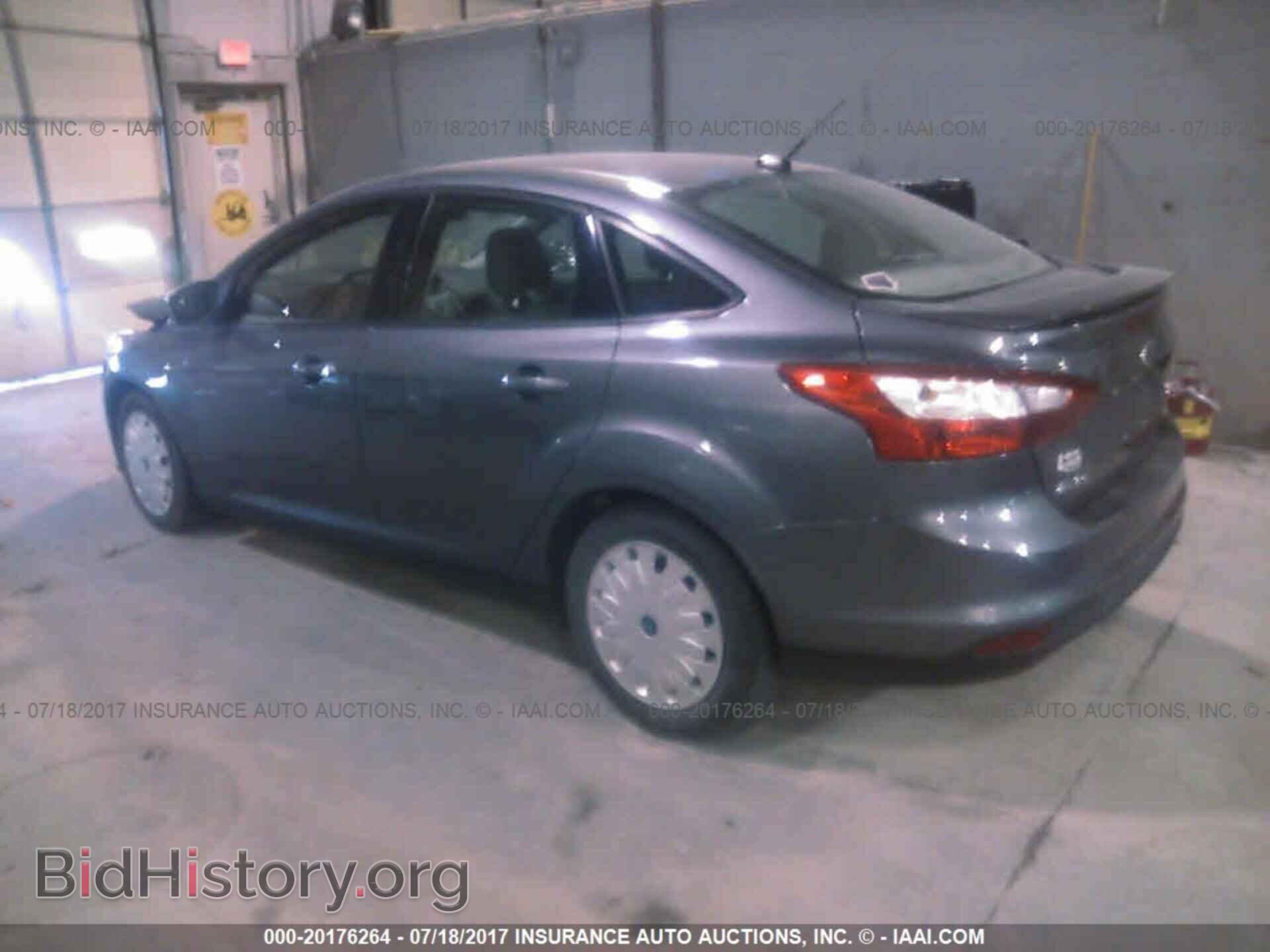 2012 Ford Focus - VIN: 1FAHP3F21CL119788 - Photo 3