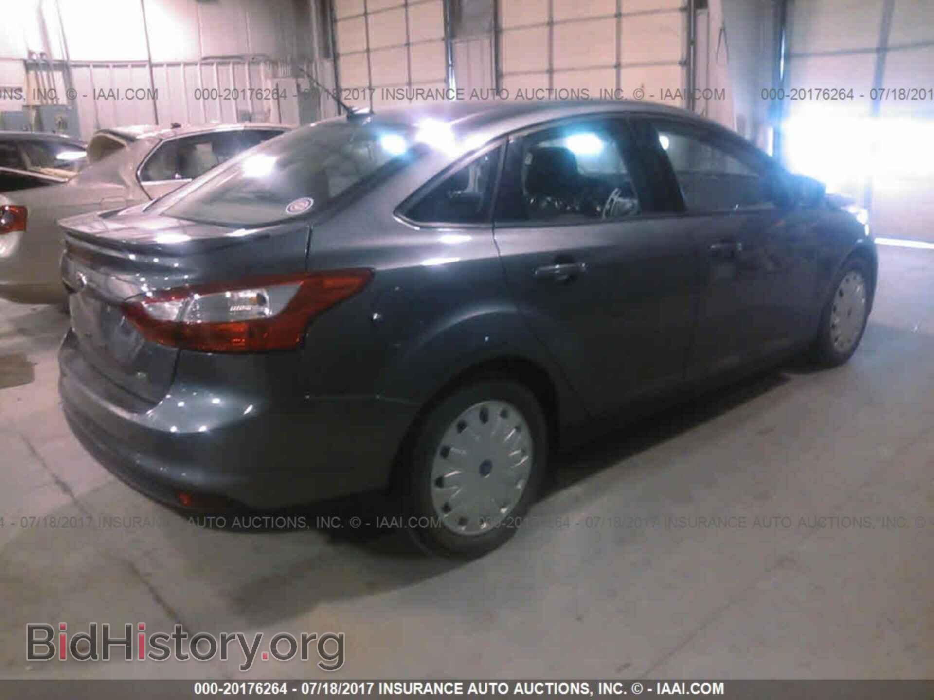 2012 Ford Focus - VIN: 1FAHP3F21CL119788 - Photo 4