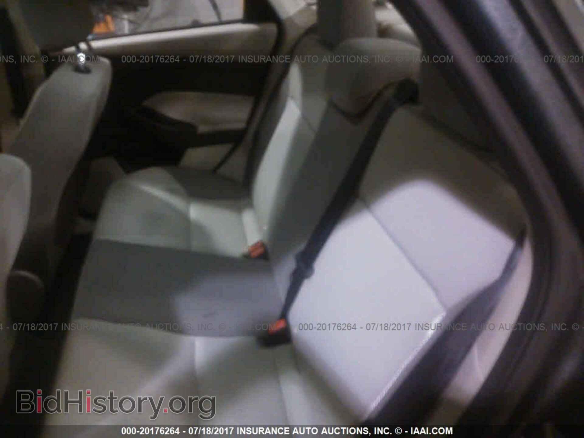 2012 Ford Focus - VIN: 1FAHP3F21CL119788 - Photo 8