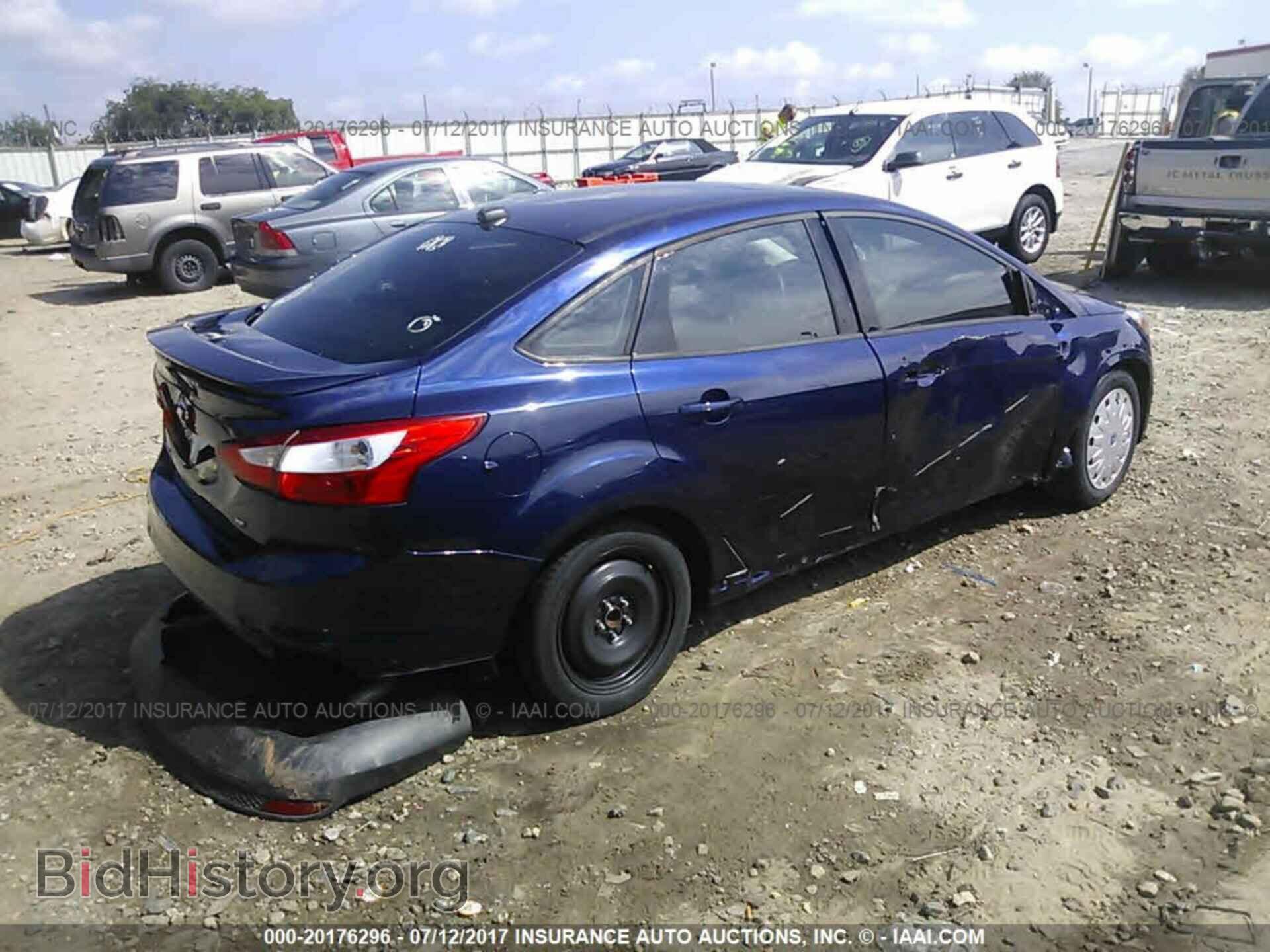 2012 Ford Focus - VIN: 1FAHP3F25CL104064 - Фото 4