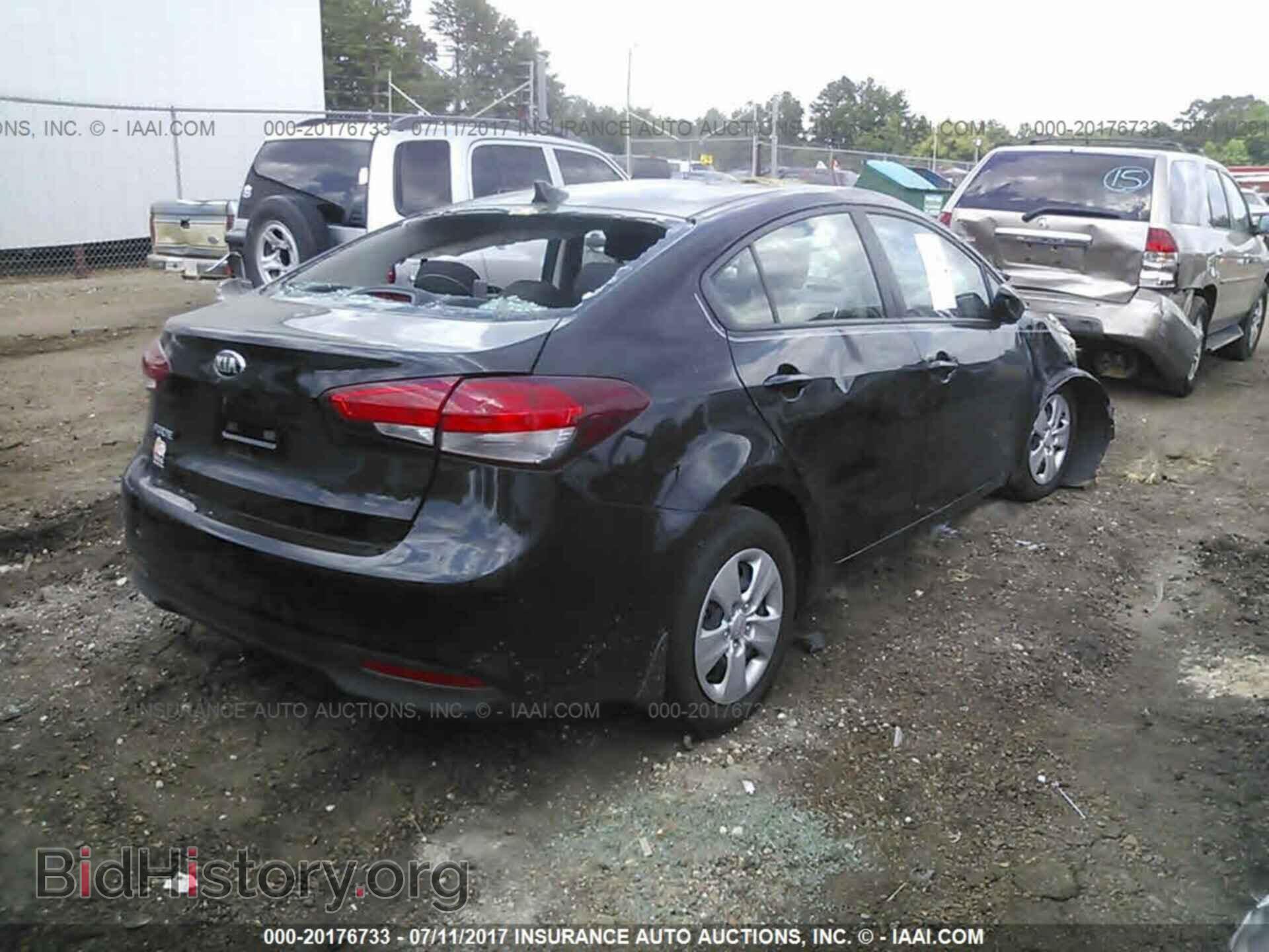 2017 Kia Forte - VIN: 3KPFK4A75HE032193 - Фото 4