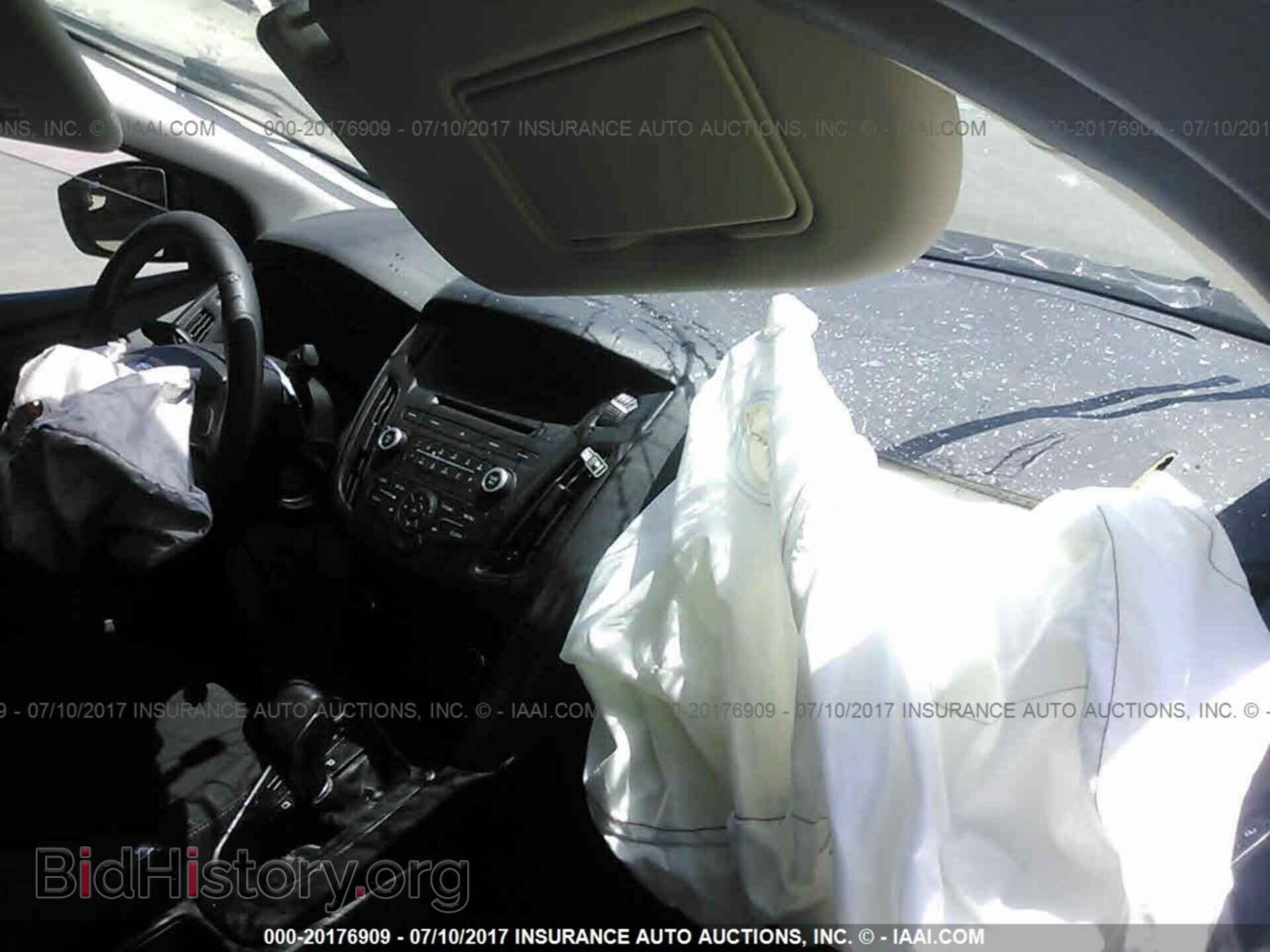 2017 Ford Focus - VIN: 1FADP3E26HL222583 - Photo 5