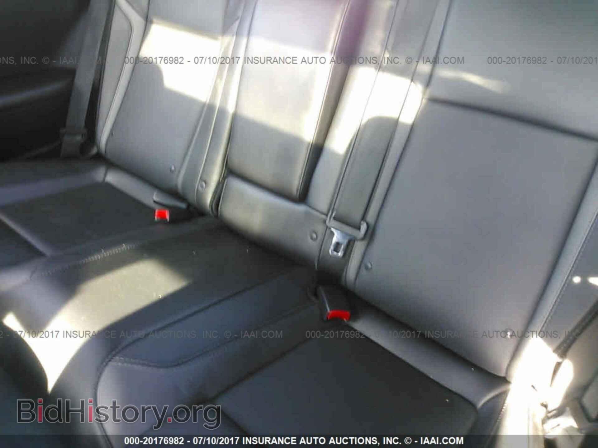 2016 Dodge Challenger - VIN: 2C3CDZAG4GH131718 - Photo 8