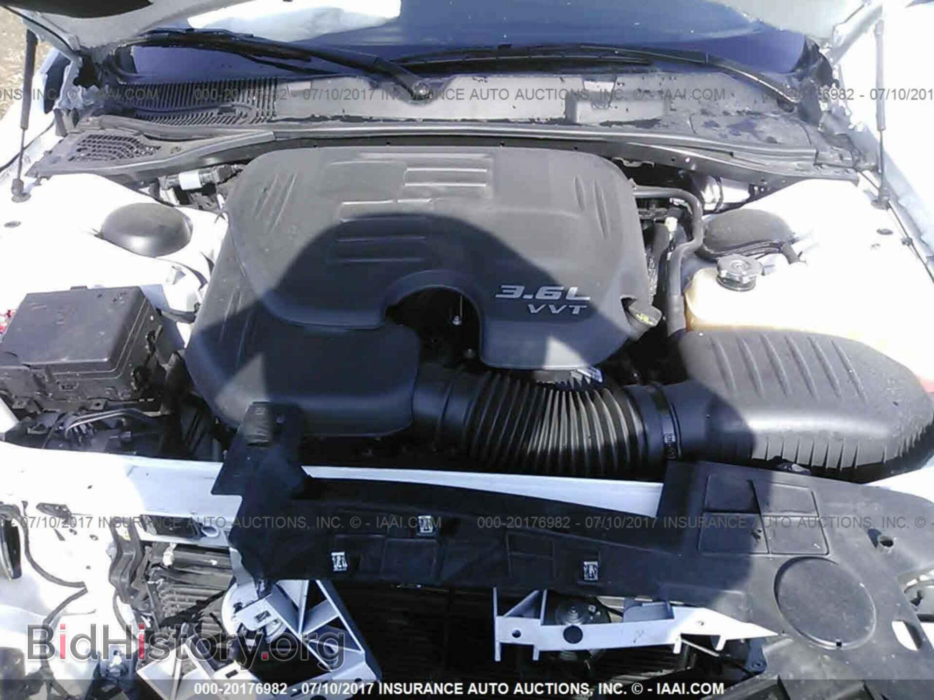 2016 Dodge Challenger - VIN: 2C3CDZAG4GH131718 - Photo 10