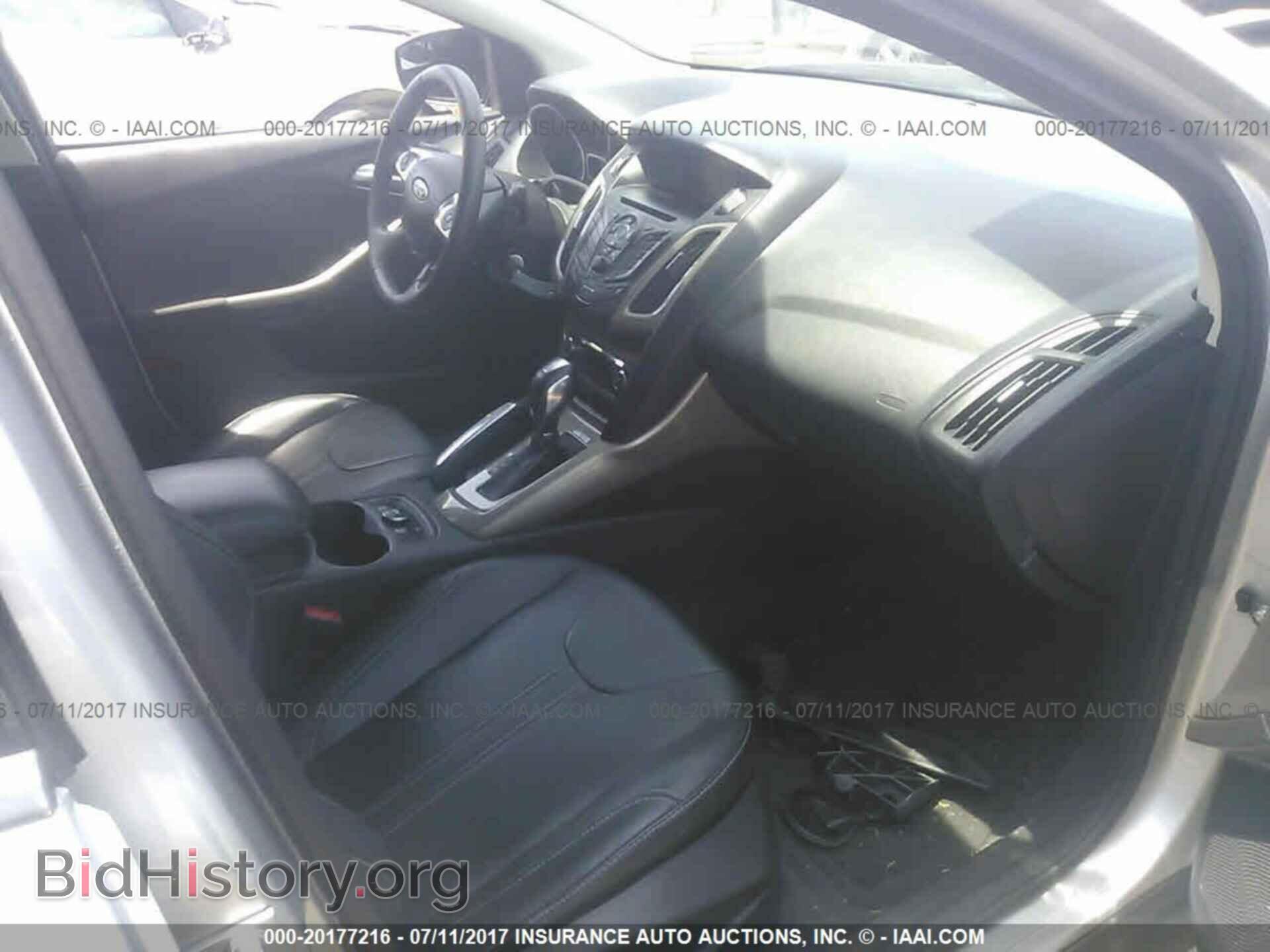 2012 Ford Focus - VIN: 1FAHP3H28CL204902 - Photo 5